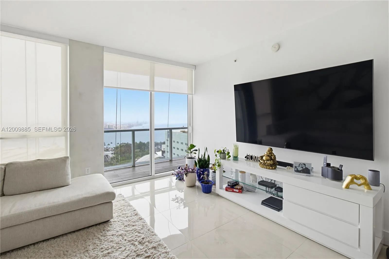 253 NE 2nd St # 2005, Miami, FL 33132 photo 8
