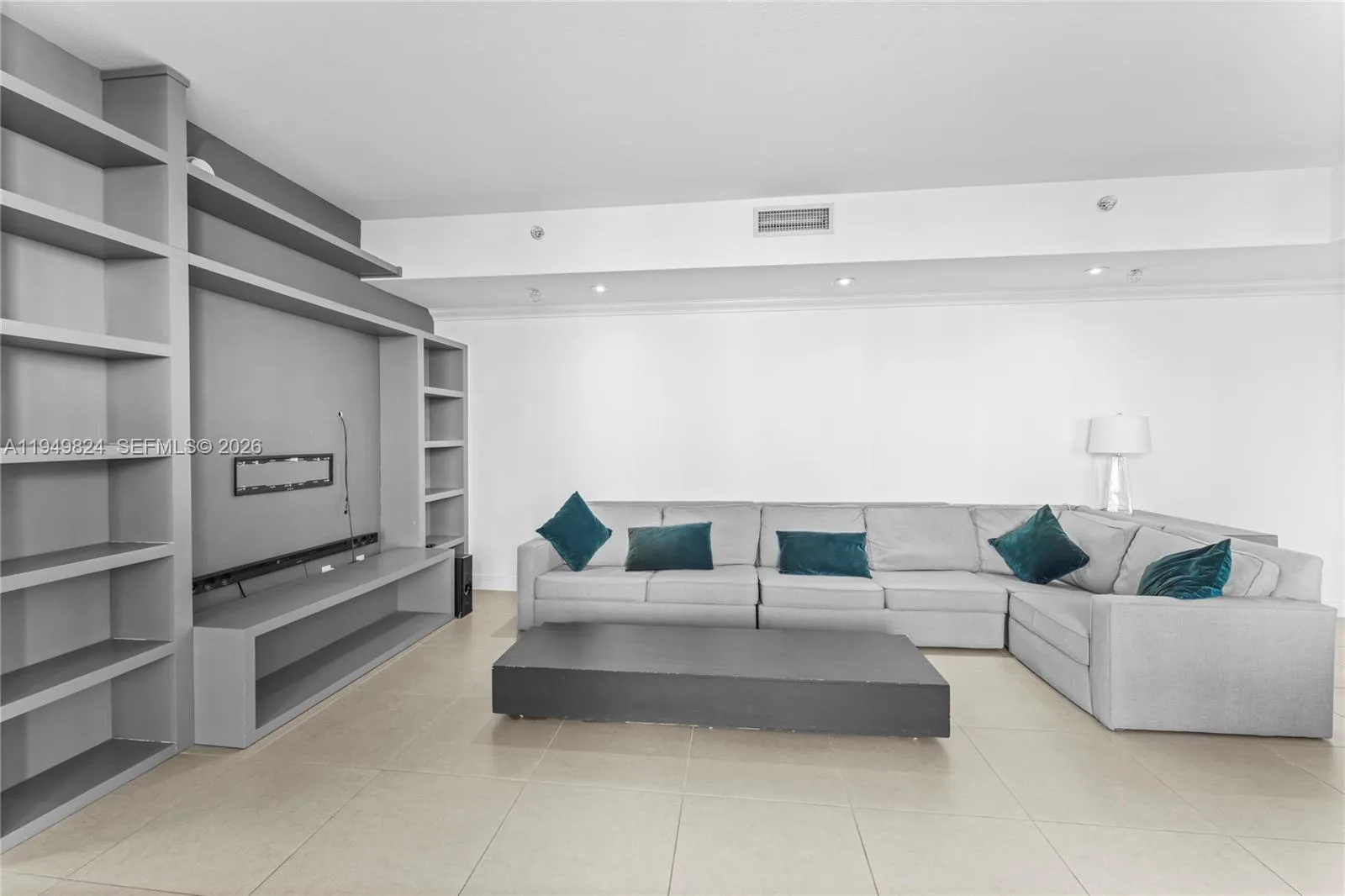 185 SW 7th St # 603, Miami, FL 33130 photo 11
