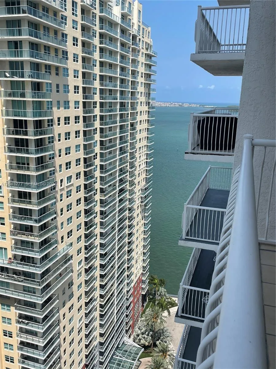 1200 BRICKELL BAY DR # 3104, Miami, FL 33131