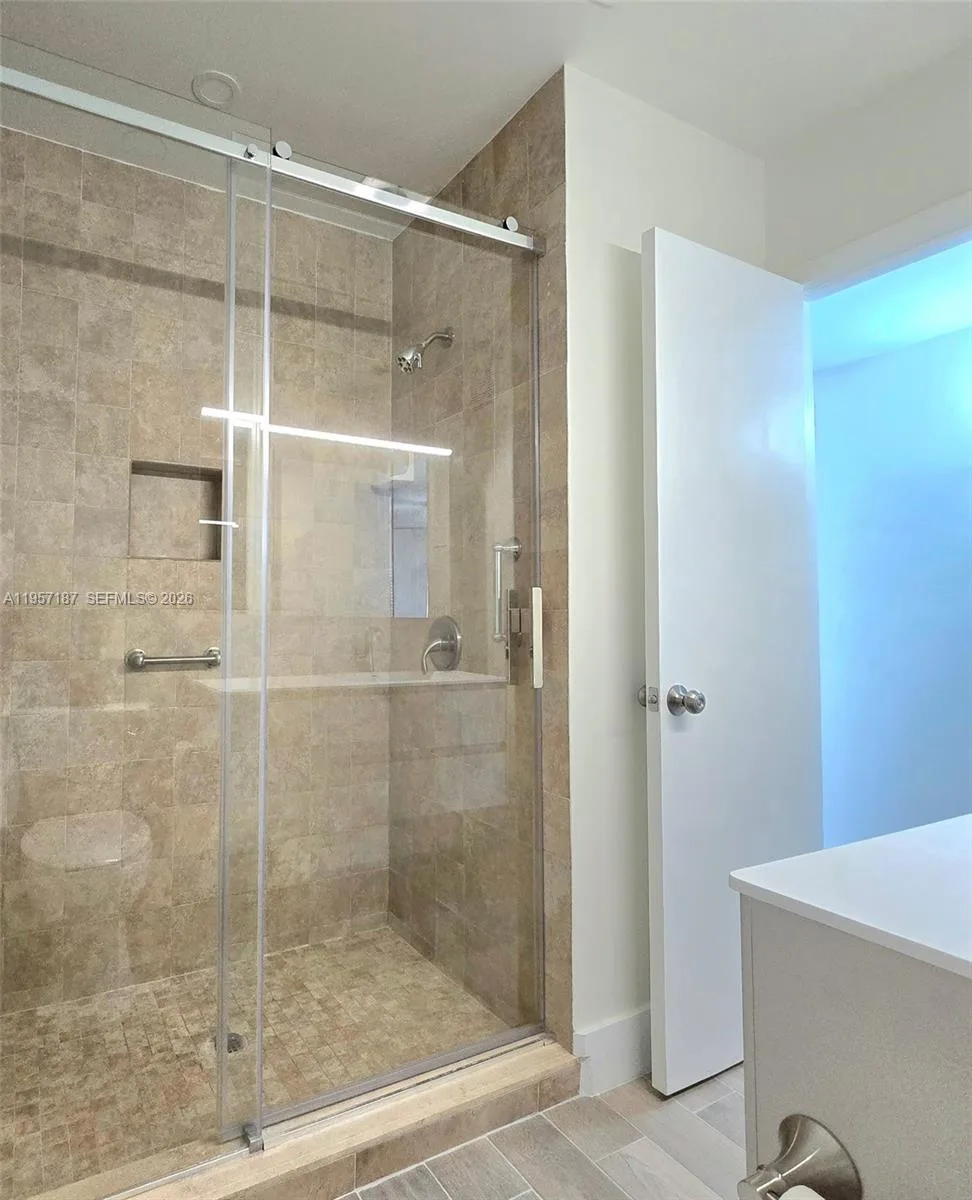 5300 Washington St # I205, Hollywood, FL 33021 photo 8