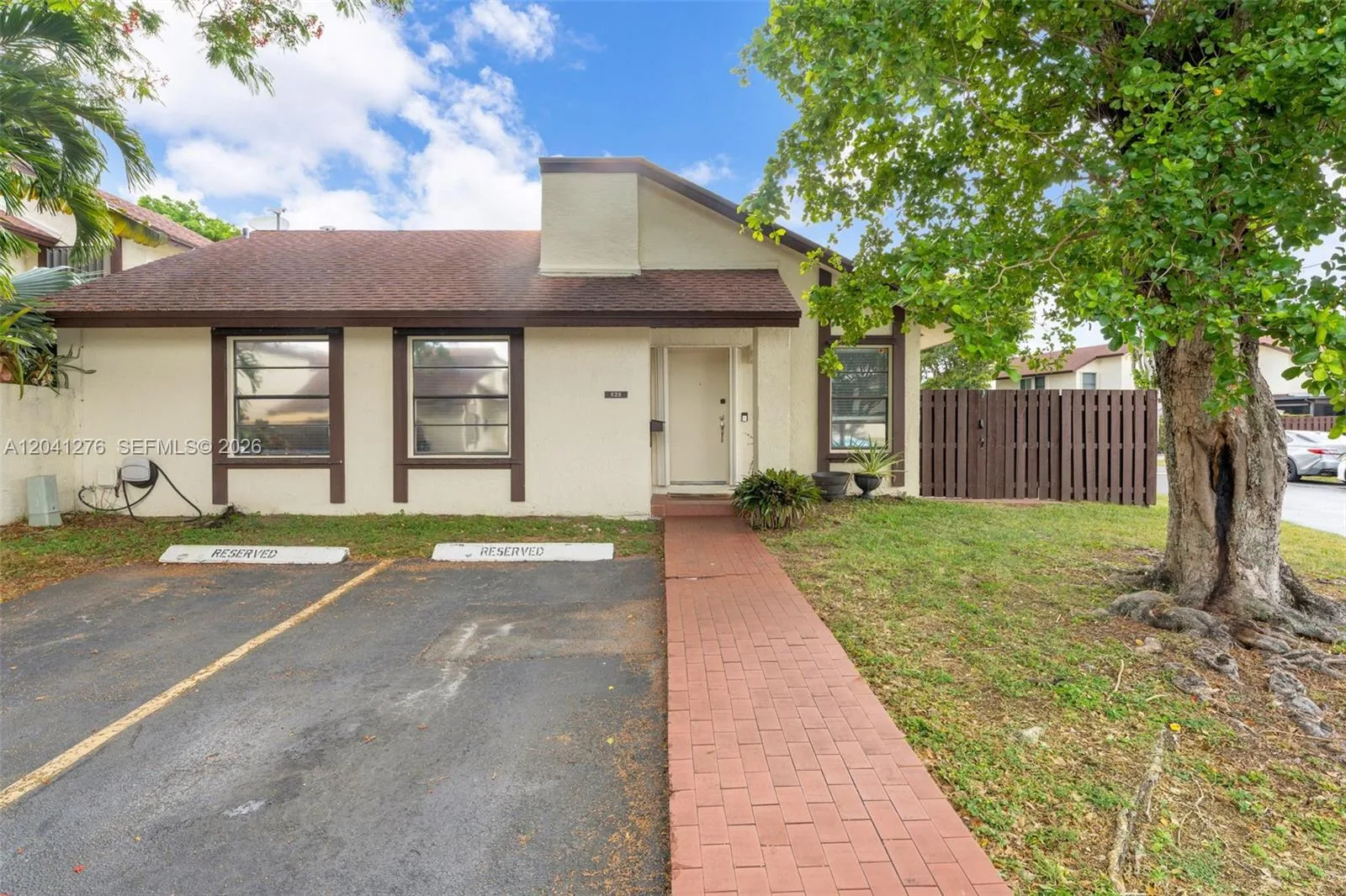 525 NW 100th Ct # 525, Miami, FL 33172