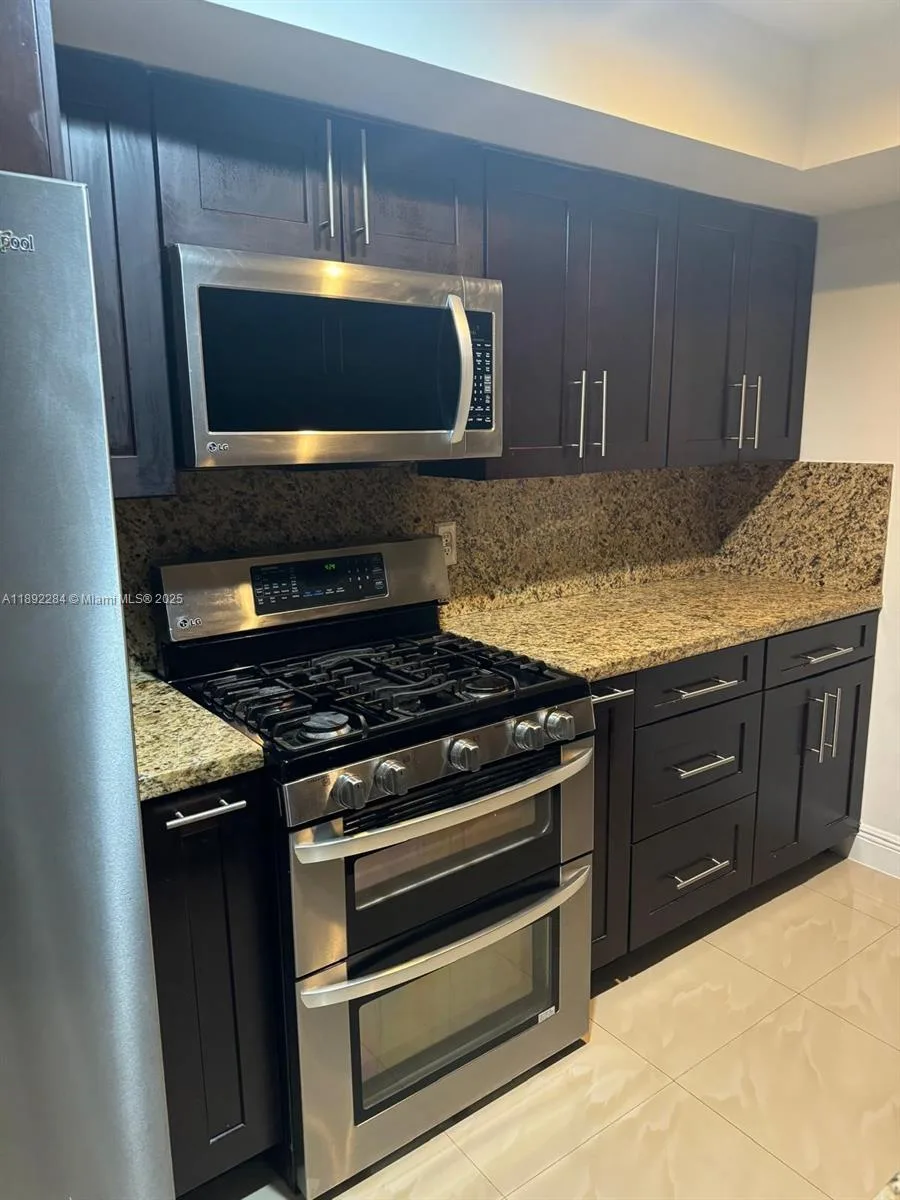 18101 NW 68th Ave # D207, Hialeah, FL 33015 photo 4