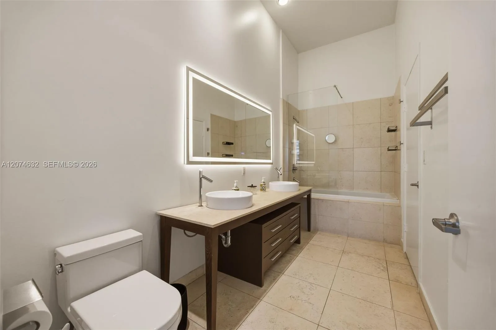 475 Brickell Ave # 1412, Miami, FL 33131 photo 13
