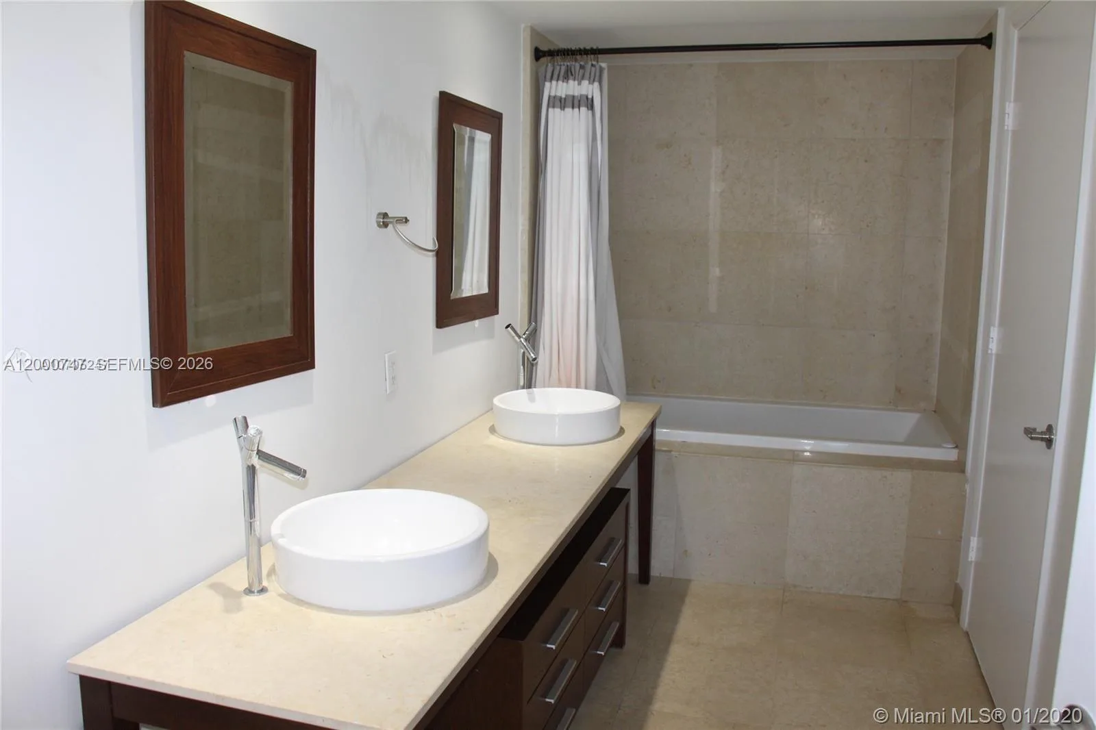 475 Brickell Ave # 5012, Miami, FL 33131 photo 10