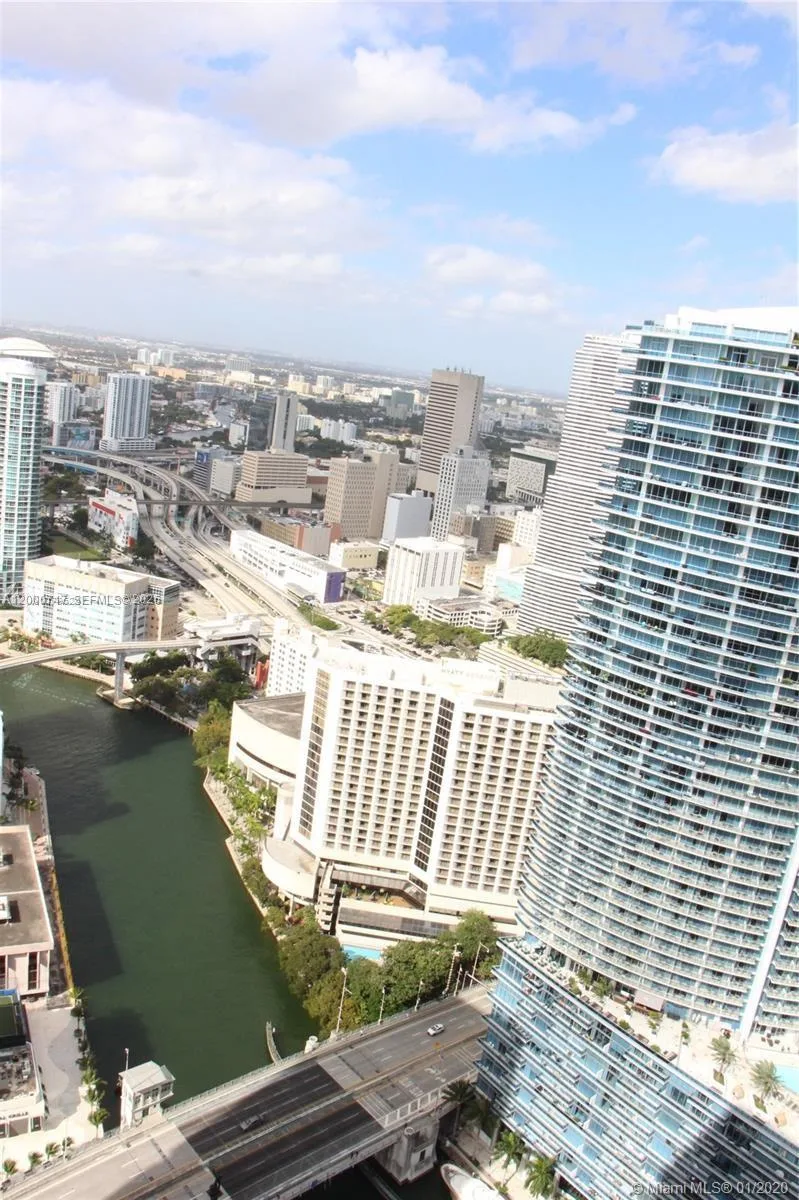475 Brickell Ave # 5012, Miami, FL 33131 photo 2