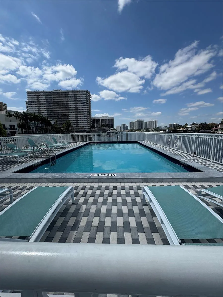 1913 S Ocean Dr # 427, Hallandale Beach, FL 33009