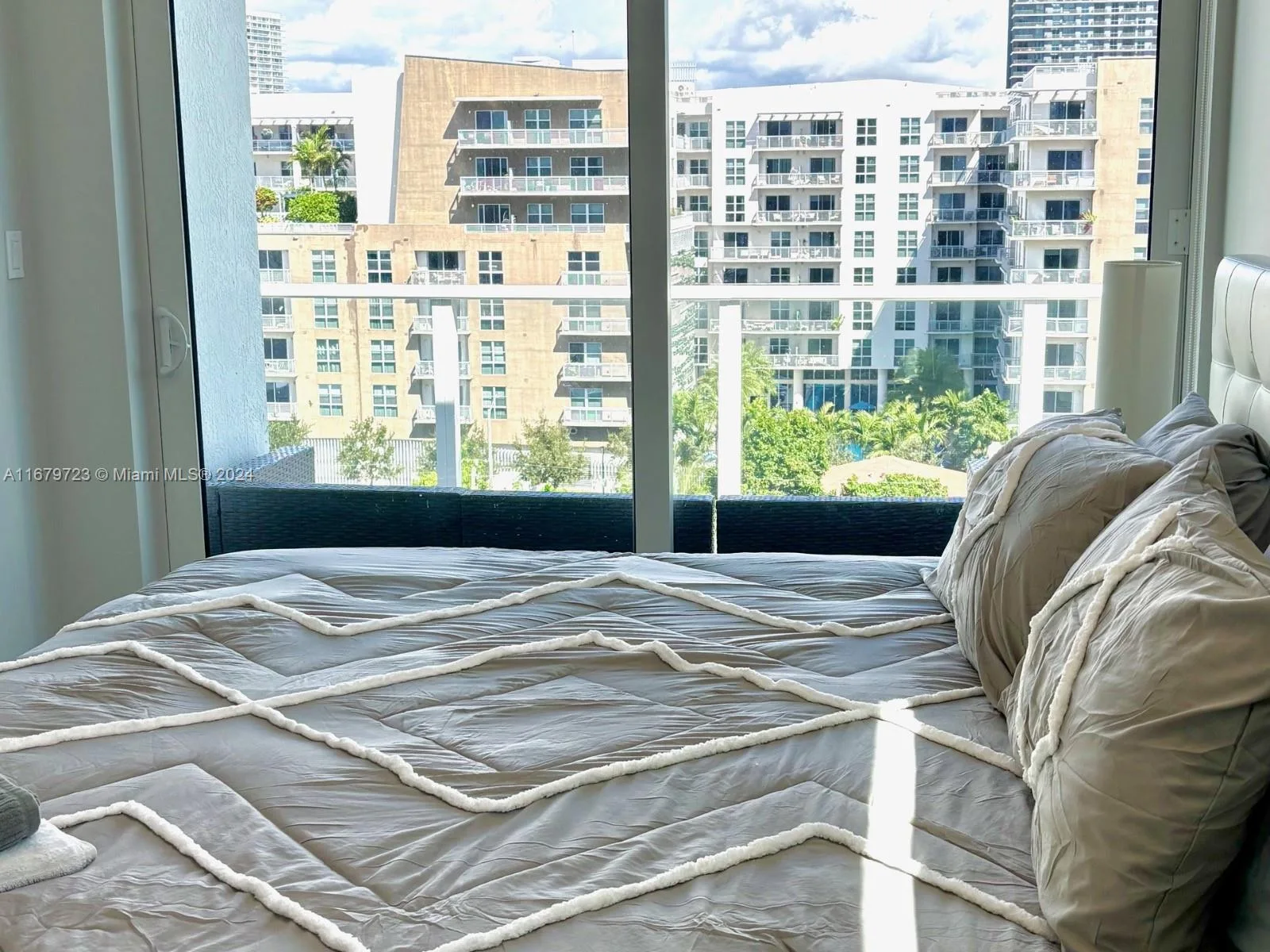321 NE 26th St # 817, Miami, FL 33137 photo 9