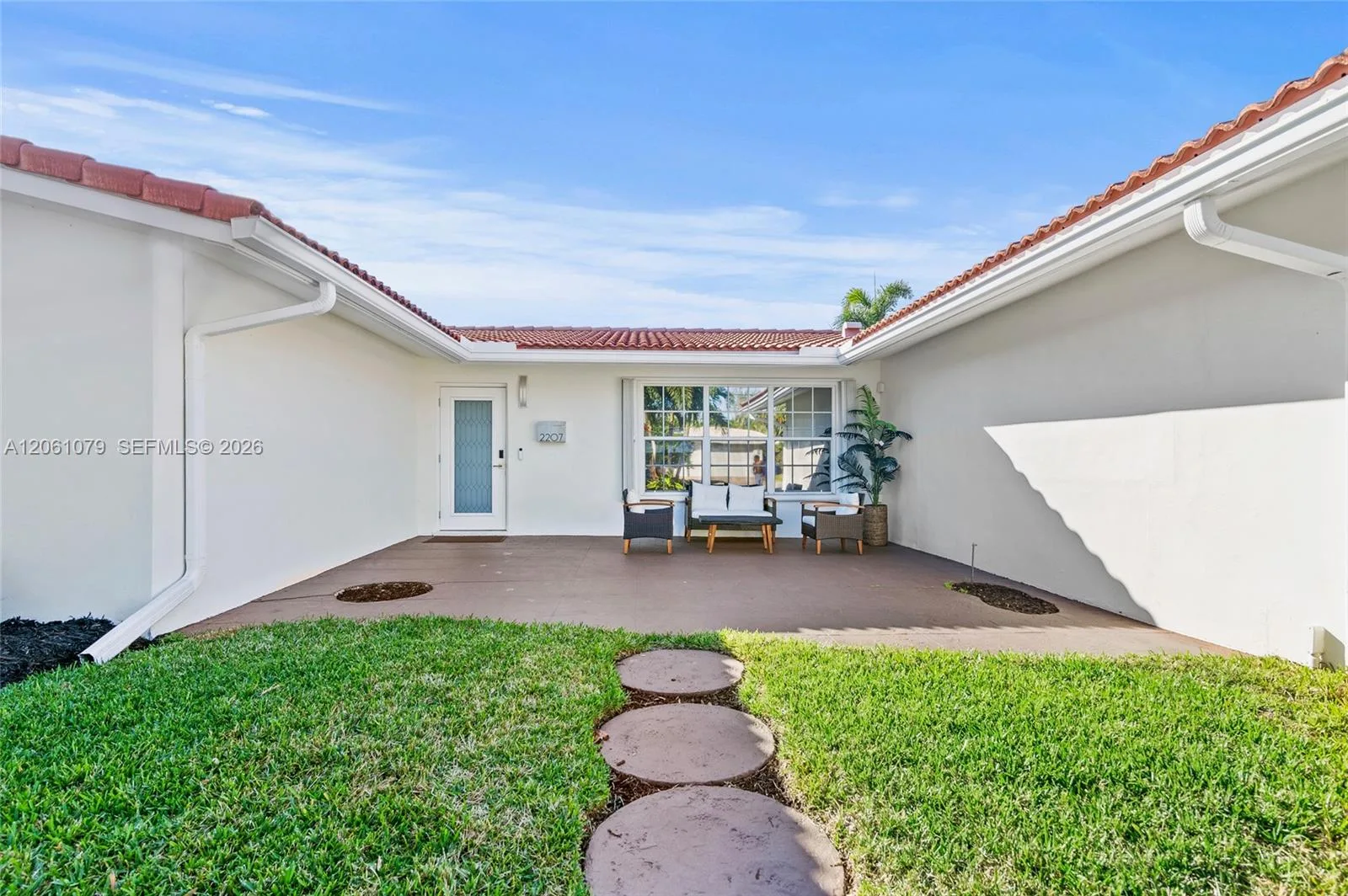 2207 NE 16th Ave, Wilton Manors, FL 33305 photo 3