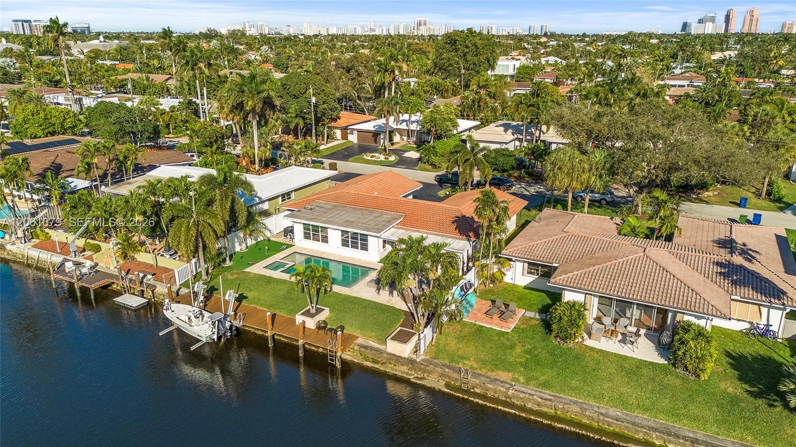 2207 NE 16th Ave, Wilton Manors, FL 33305 photo 5