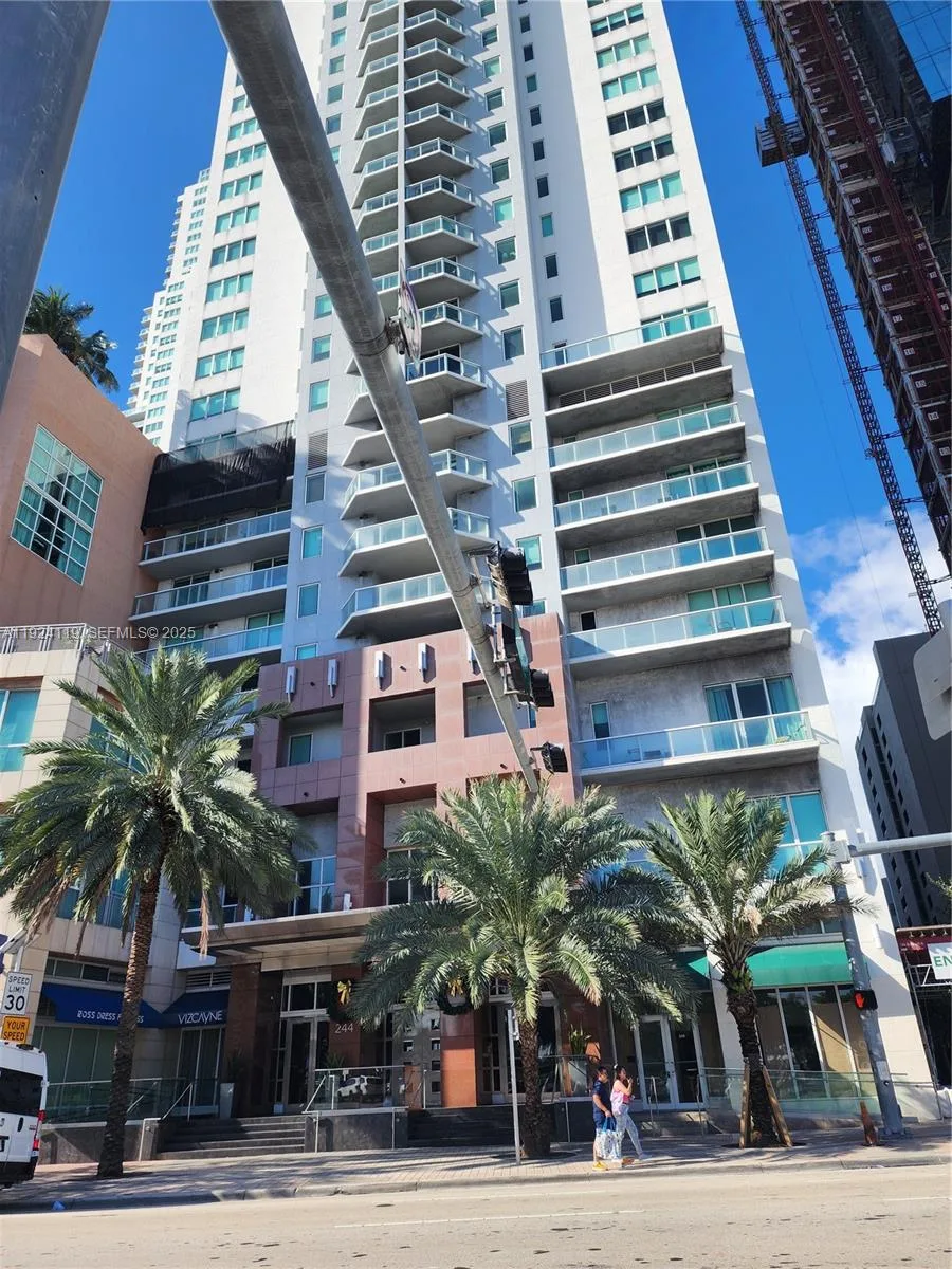 244 Biscayne Blvd # 3006, Miami, FL 33132 photo 2
