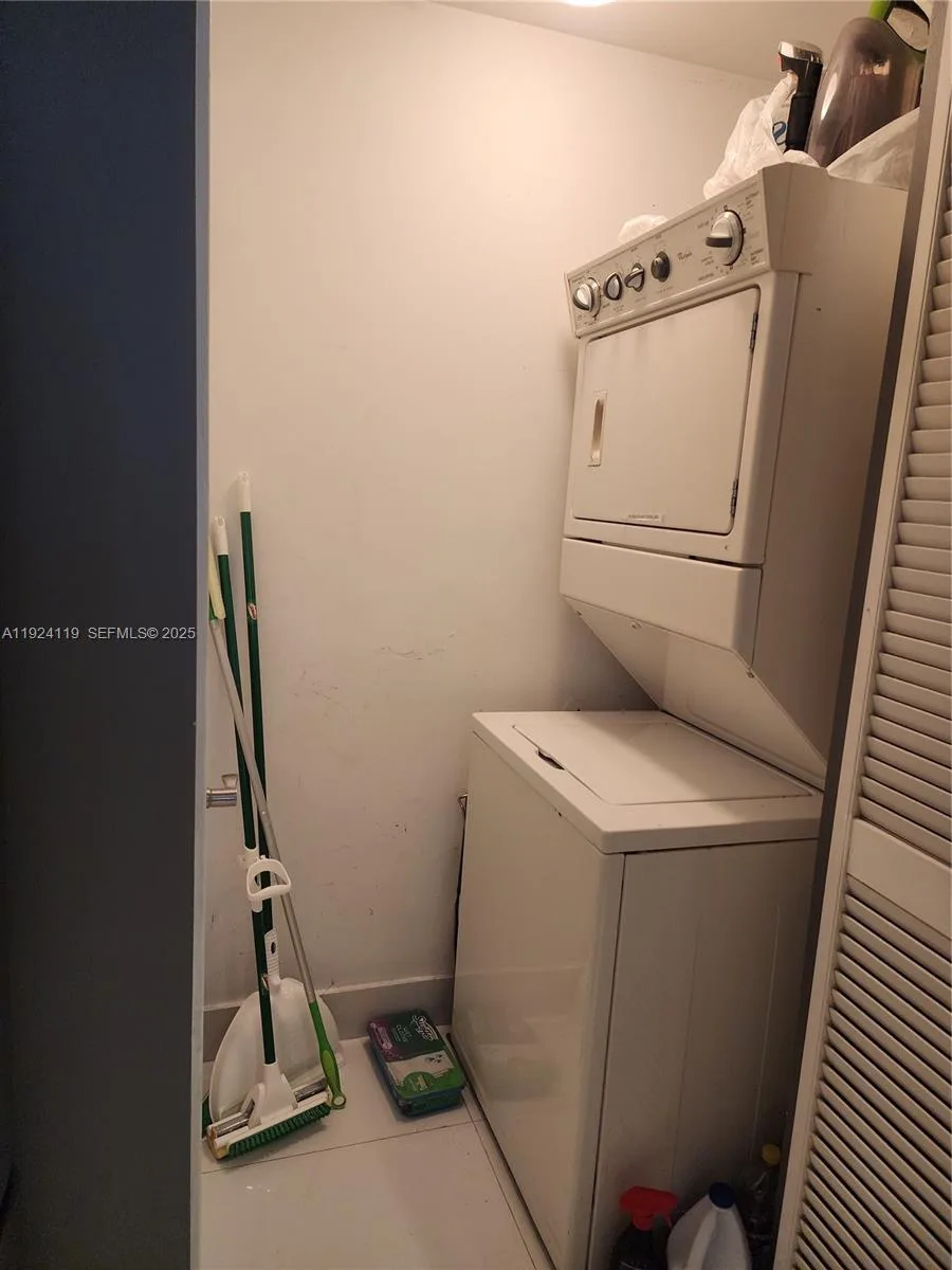 244 Biscayne Blvd # 3006, Miami, FL 33132 photo 3