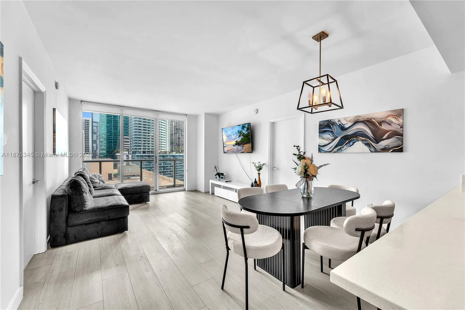 500 Brickell Ave # 1605, Miami, FL 33131