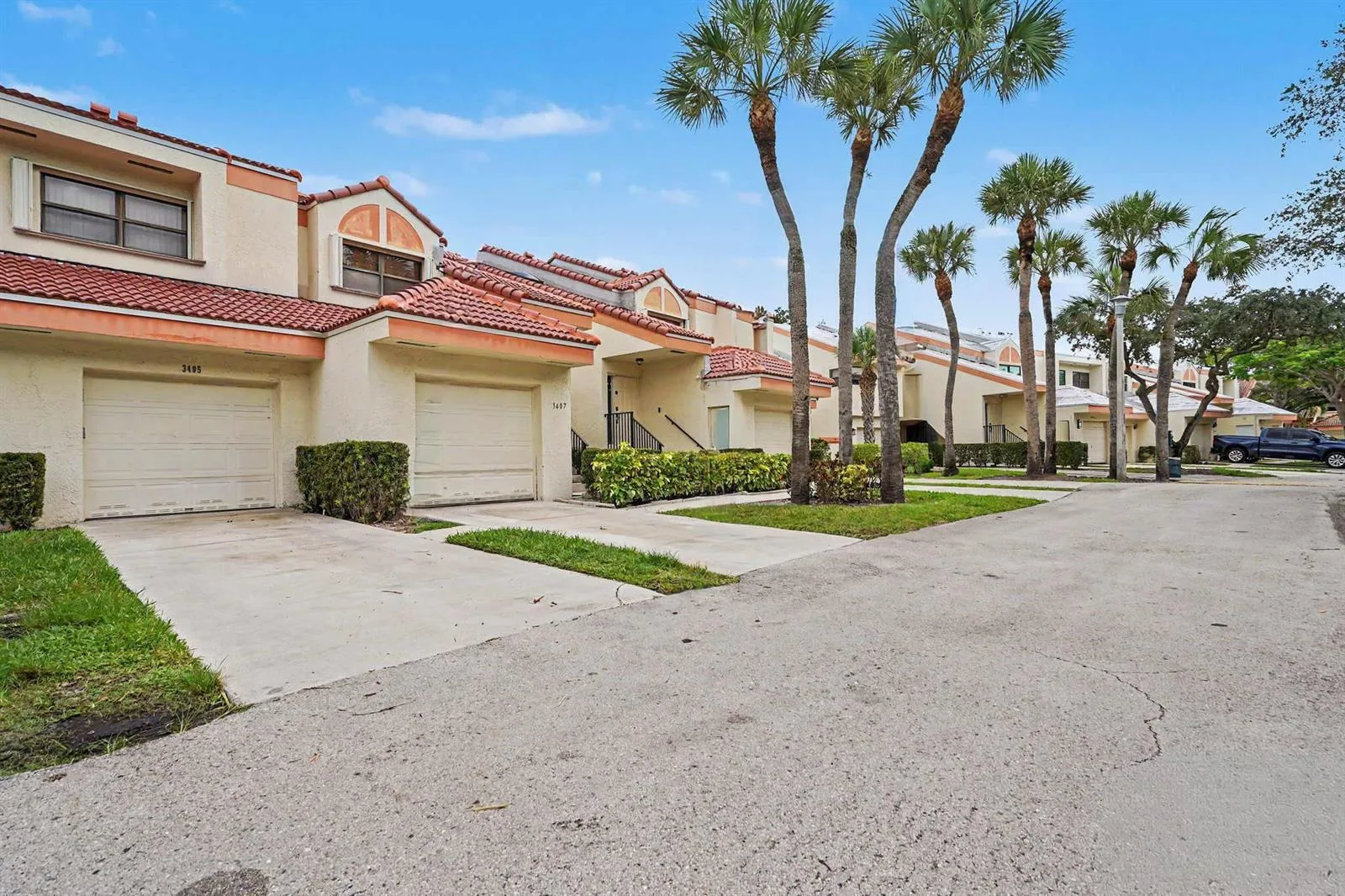 3405 EMERALD OAKS Drive # 207, Hollywood, FL 33021 photo 2