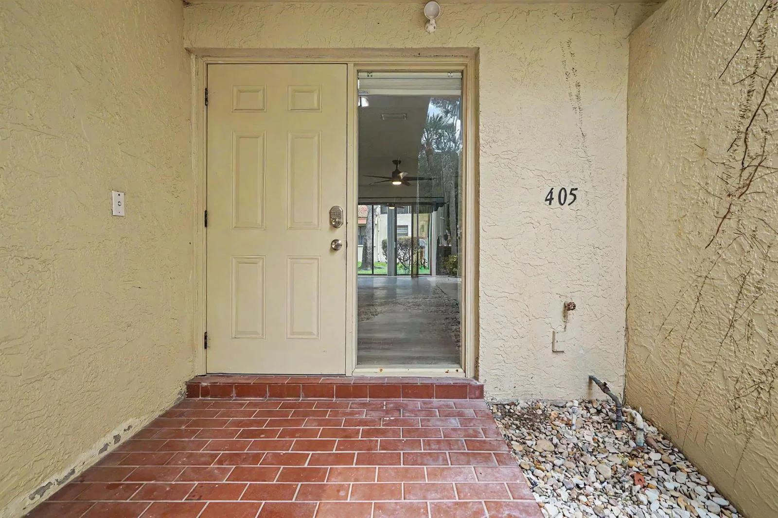 3405 EMERALD OAKS Drive # 207, Hollywood, FL 33021 photo 5