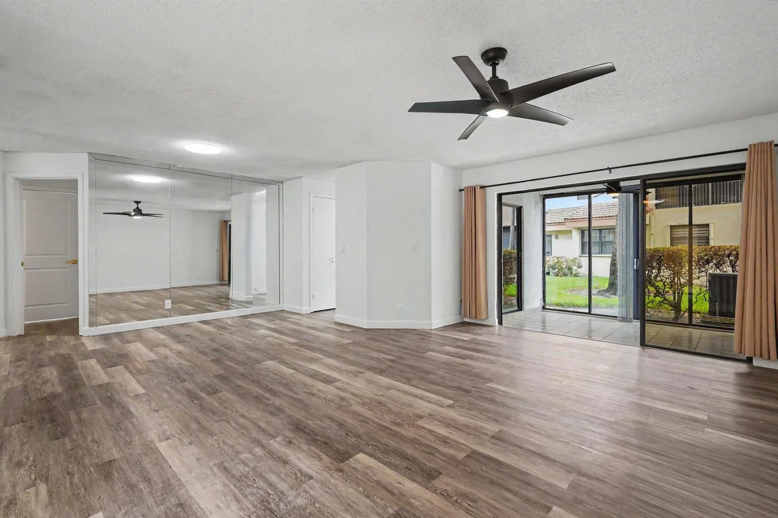 3405 EMERALD OAKS Drive # 207, Hollywood, FL 33021 photo 9