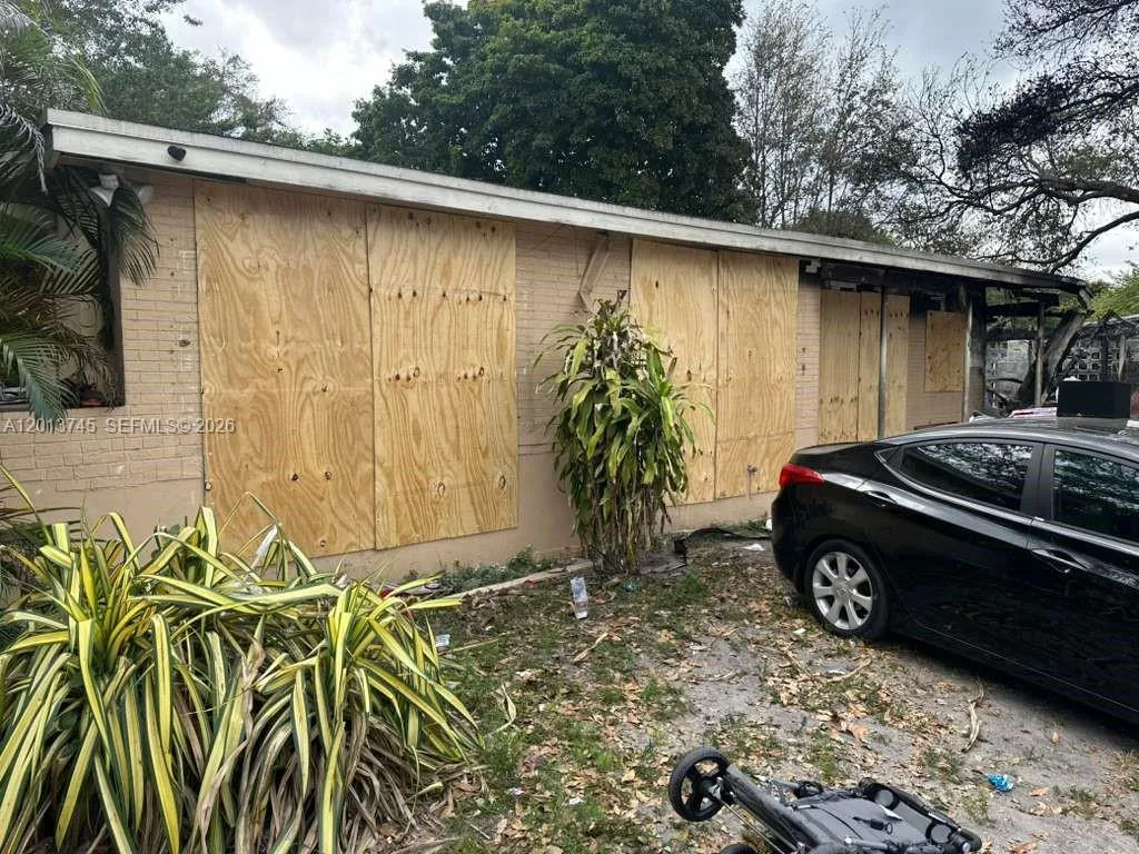 3910 SW 34th Ave, West Park, FL 33023 photo 2