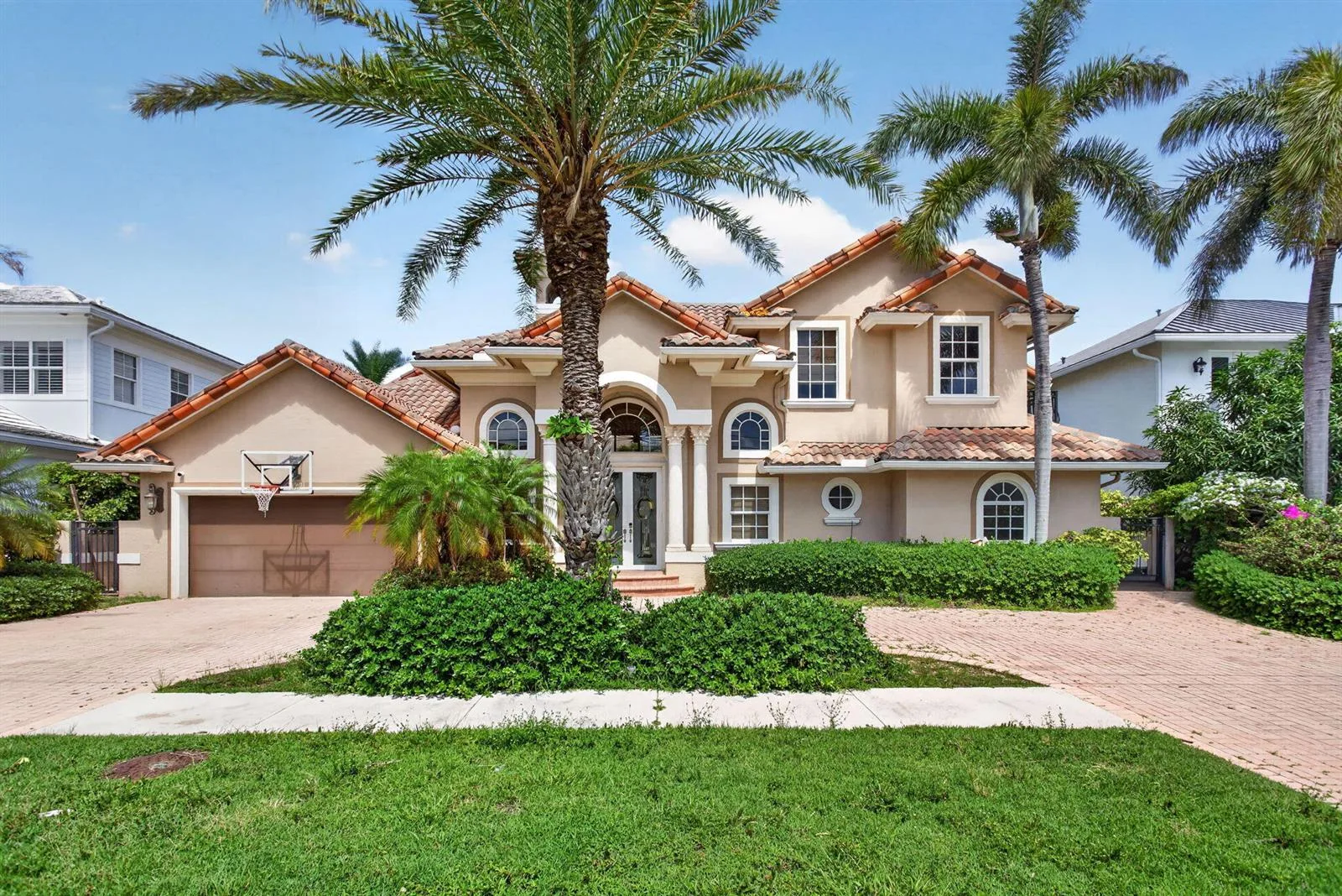 4901 NE 29th Avenue, Lighthouse Point, FL 33064
