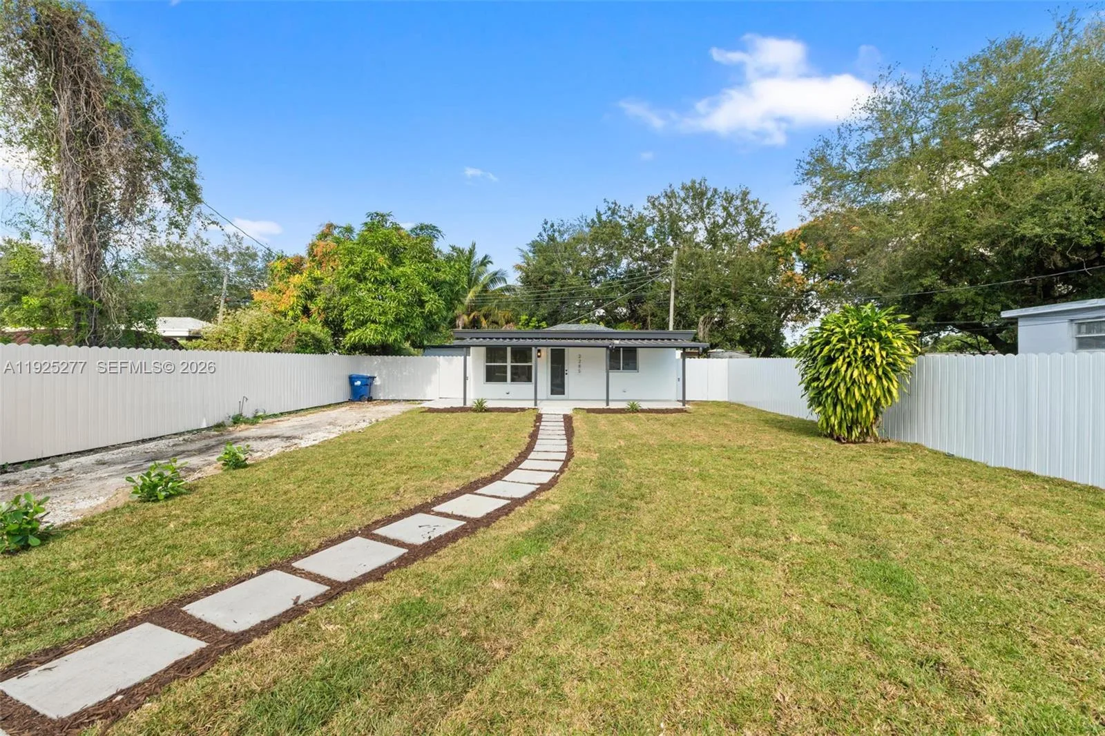 2285 NW 89th St, Miami, FL 33147 photo 2