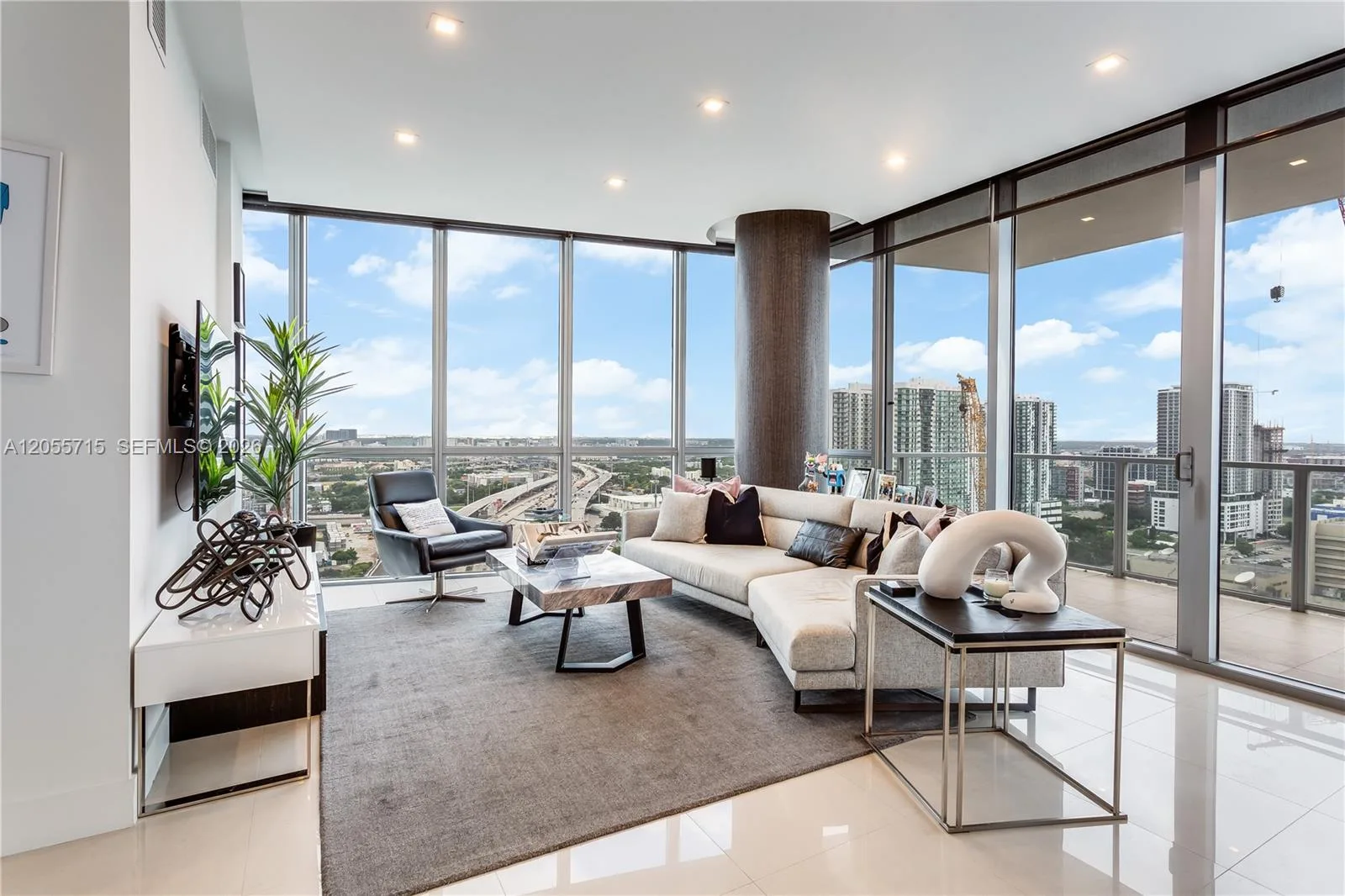 1100 Biscayne Blvd # 2708, Miami, FL 33132