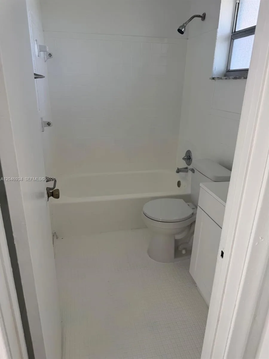 13725 NE 6th Ave # 402, North Miami, FL 33161 photo 3