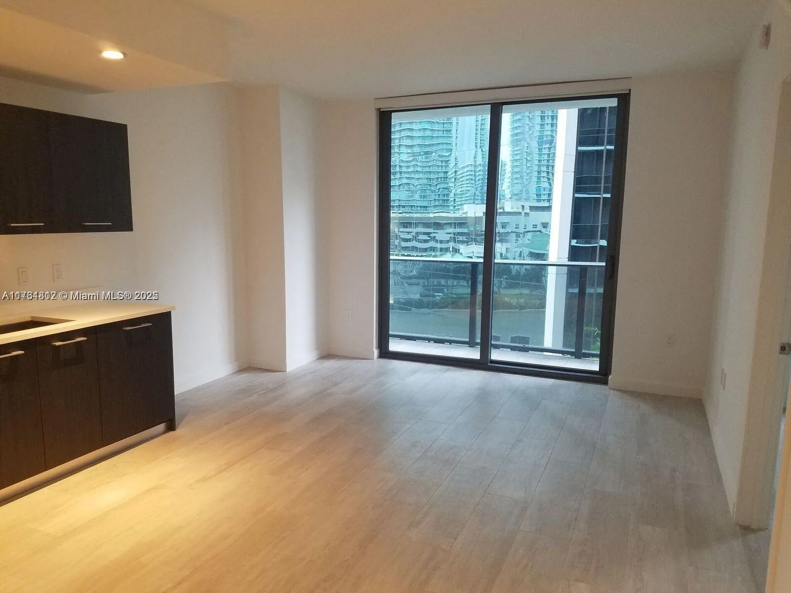 55 SW 9th St # 1107, Miami, FL 33130 photo 2