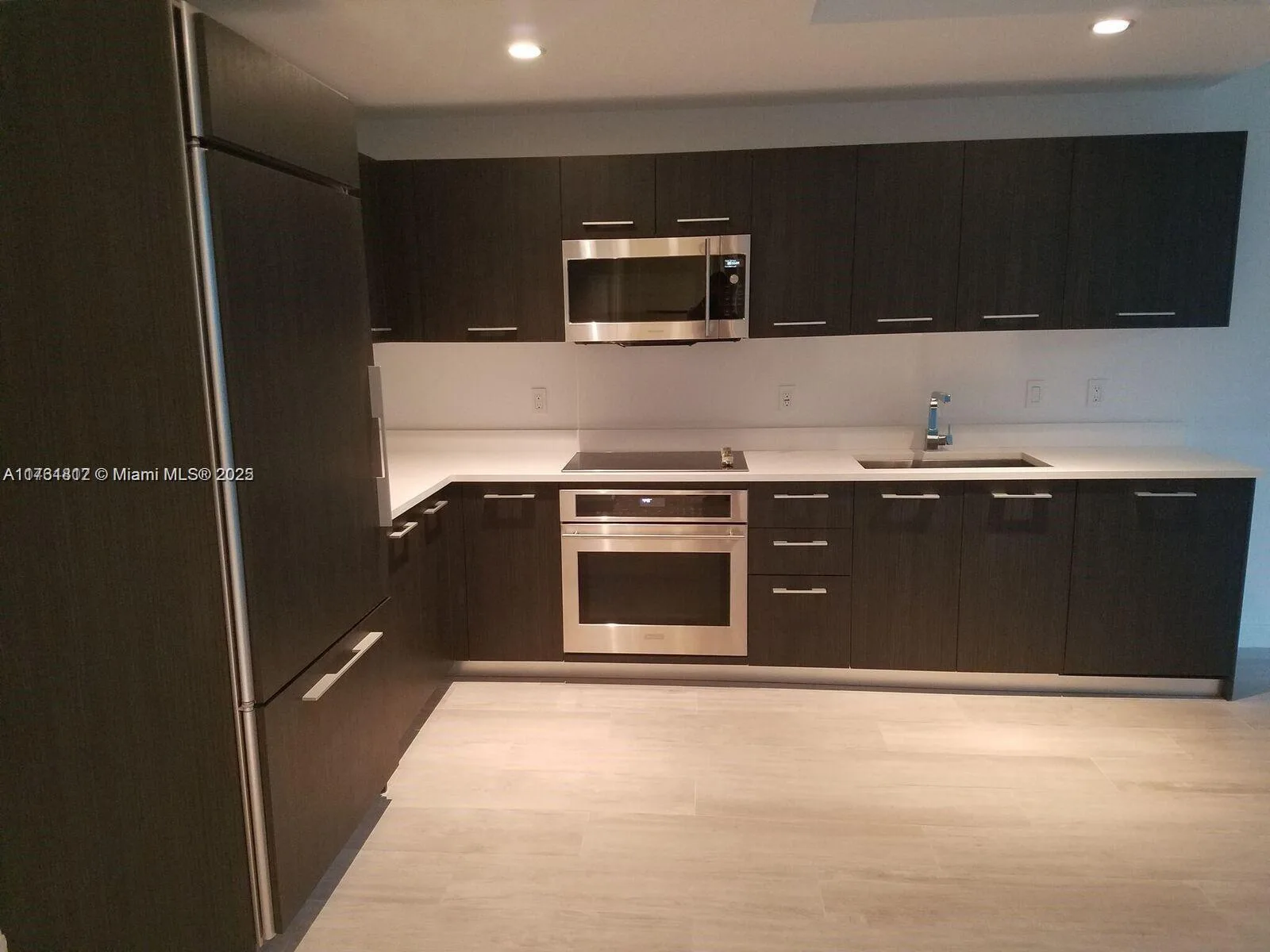 55 SW 9th St # 1107, Miami, FL 33130 photo 4