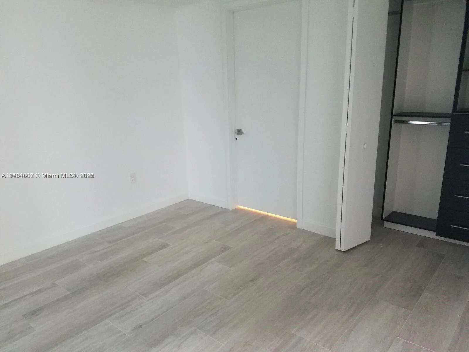 55 SW 9th St # 1107, Miami, FL 33130 photo 6