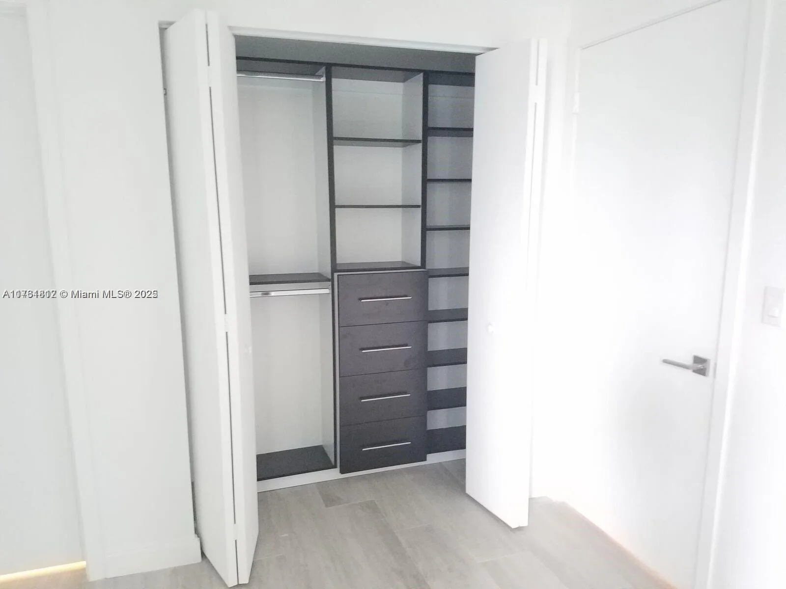 55 SW 9th St # 1107, Miami, FL 33130 photo 8