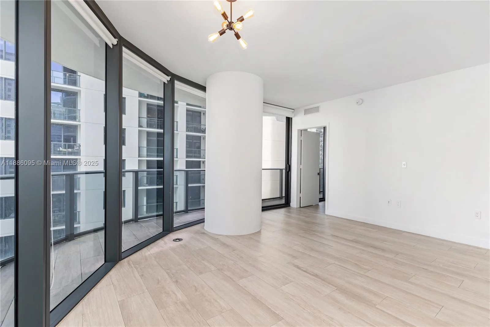 55 SW 9th St # 1608, Miami, FL 33130 photo 10