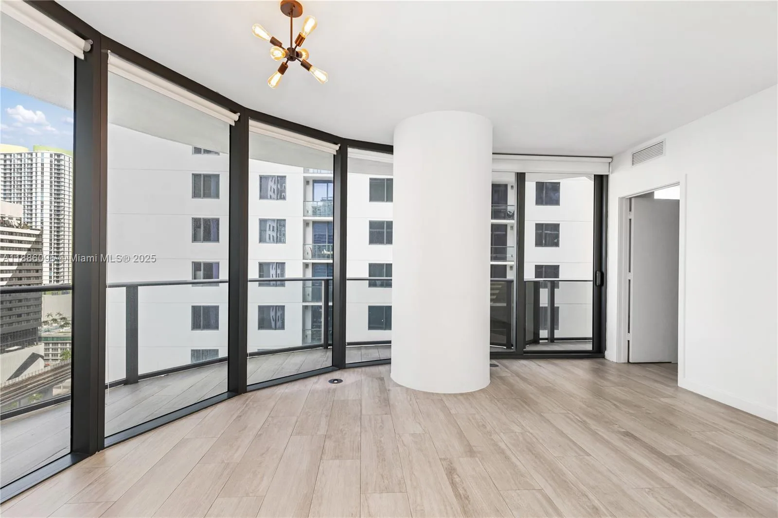 55 SW 9th St # 1608, Miami, FL 33130 photo 11