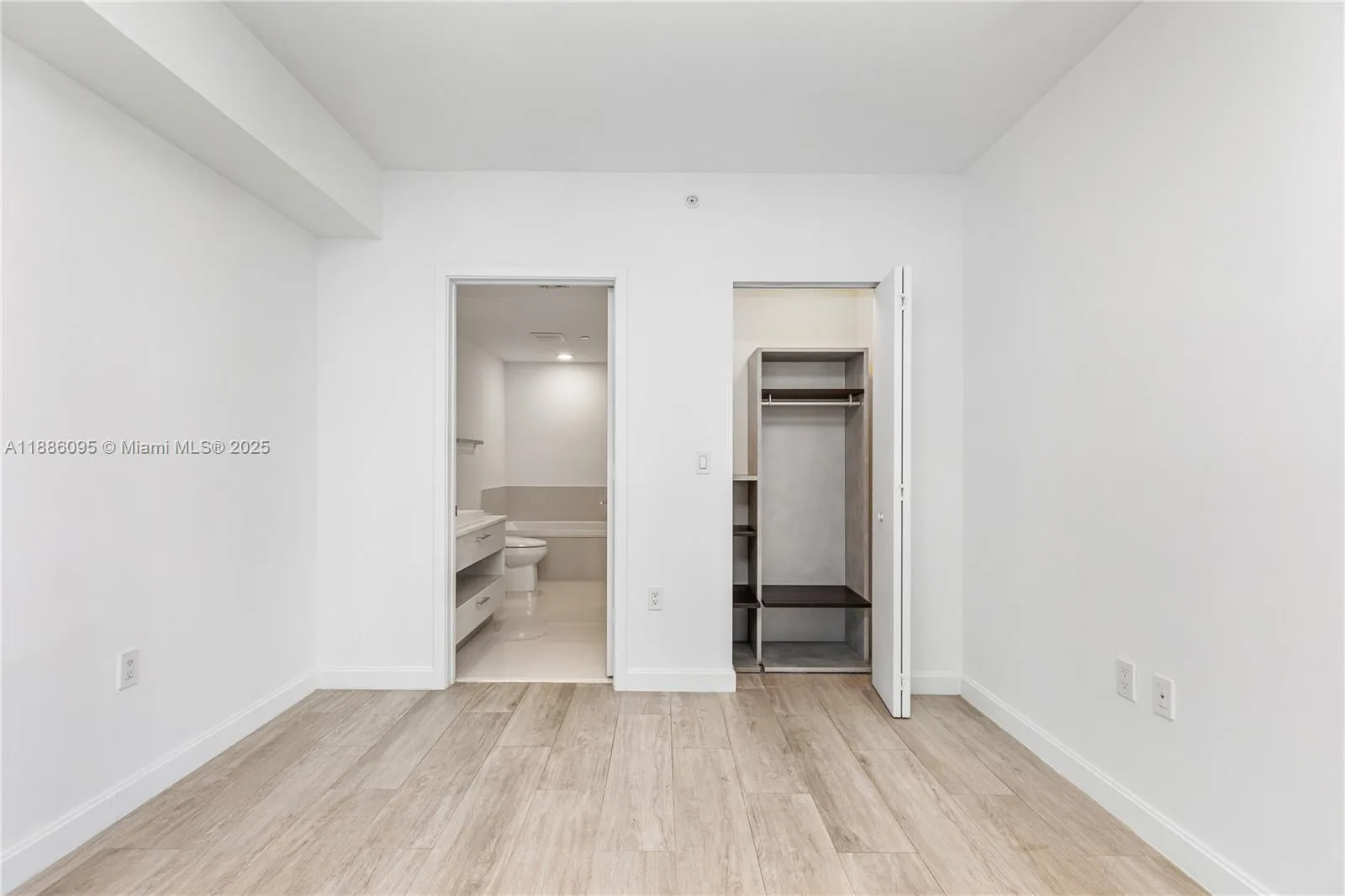 55 SW 9th St # 1608, Miami, FL 33130 photo 13