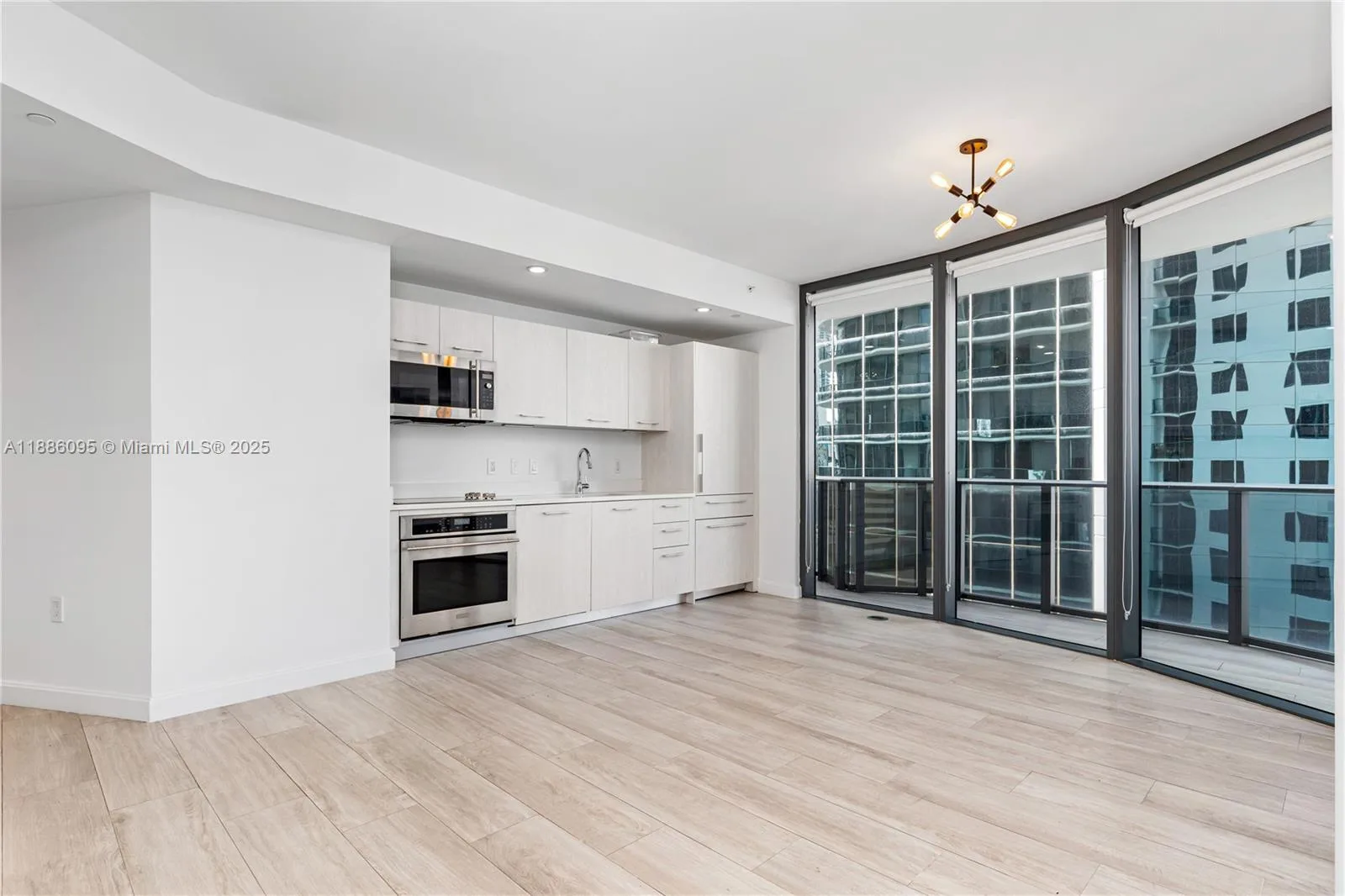 55 SW 9th St # 1608, Miami, FL 33130 photo 5