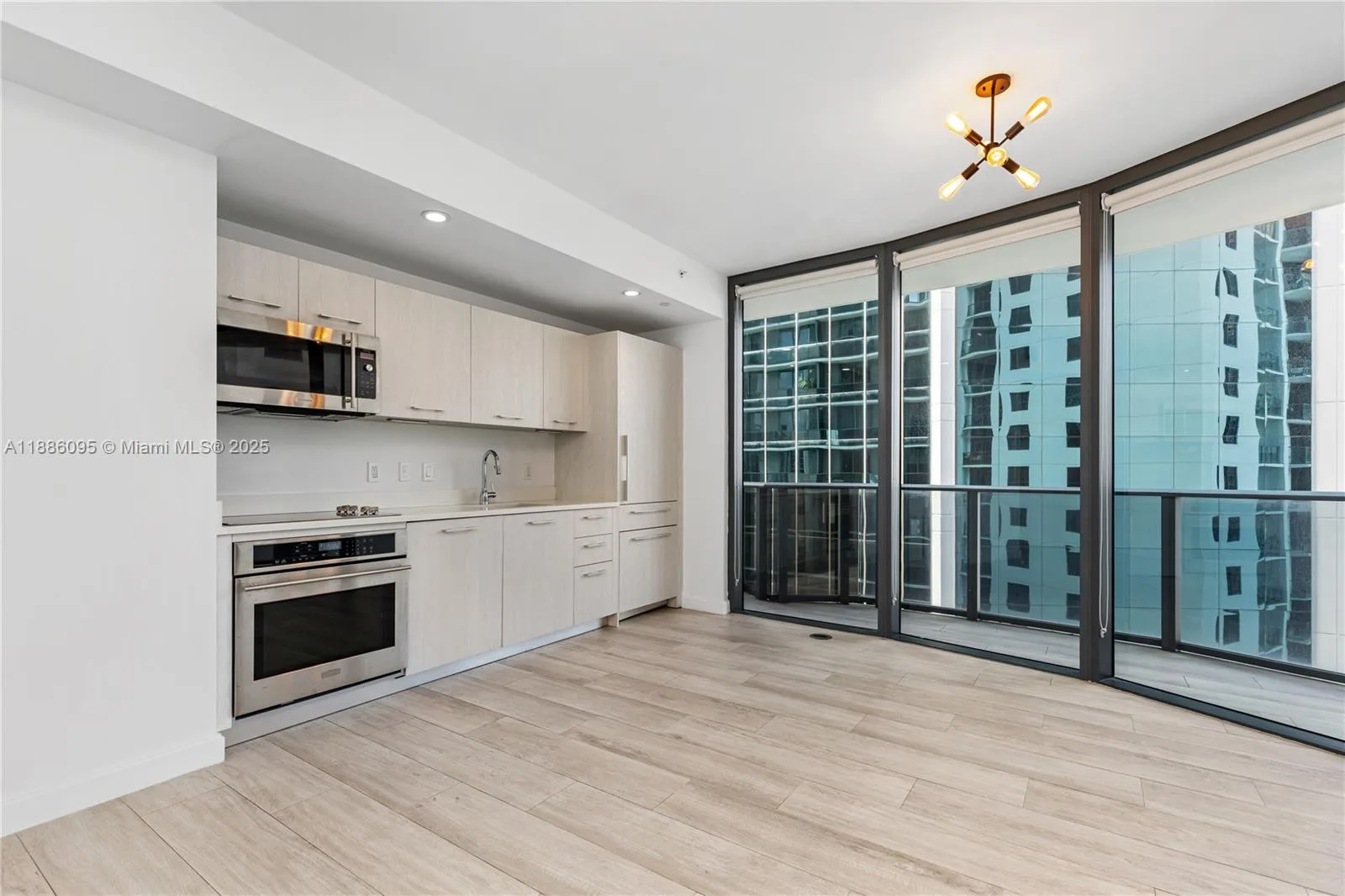 55 SW 9th St # 1608, Miami, FL 33130 photo 9