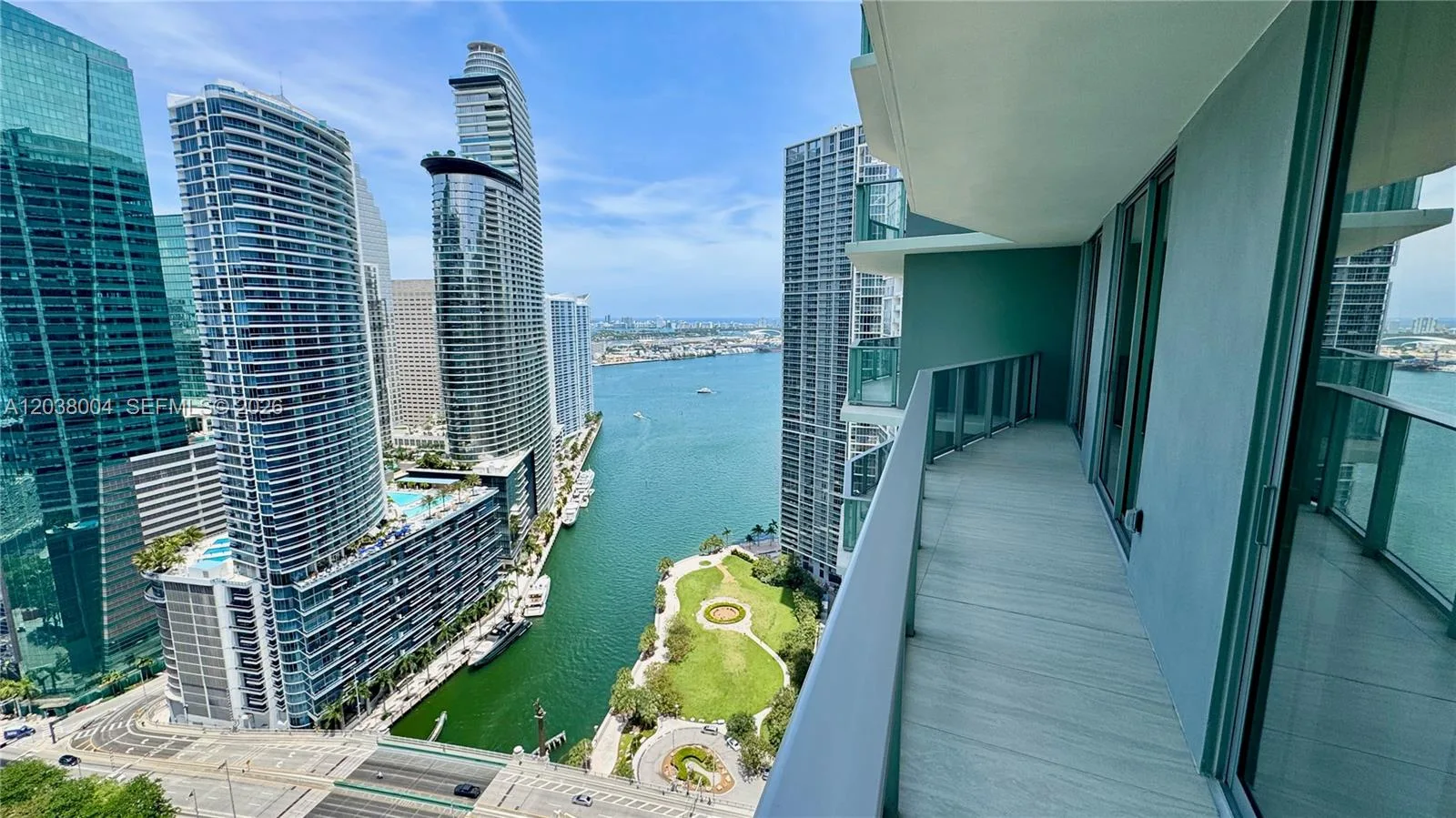 77 SE 5th St # 4002, Miami, FL 33131