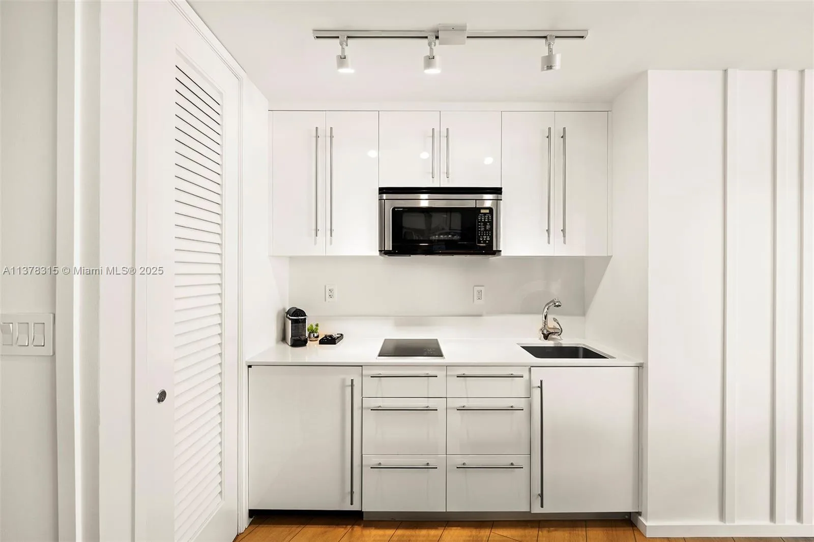 2201 Collins Ave # 811, Miami Beach, FL 33139 photo 10