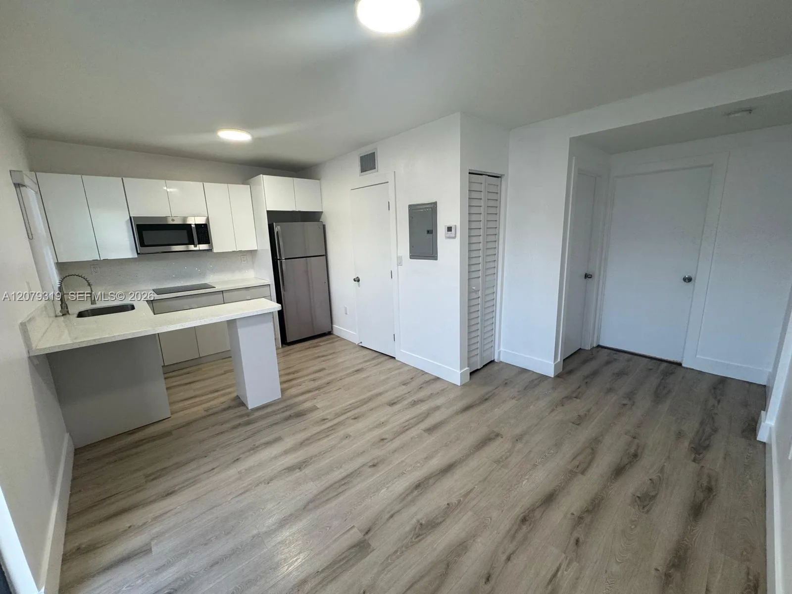 1969 NW 2nd ct # 9, Miami, FL 33136