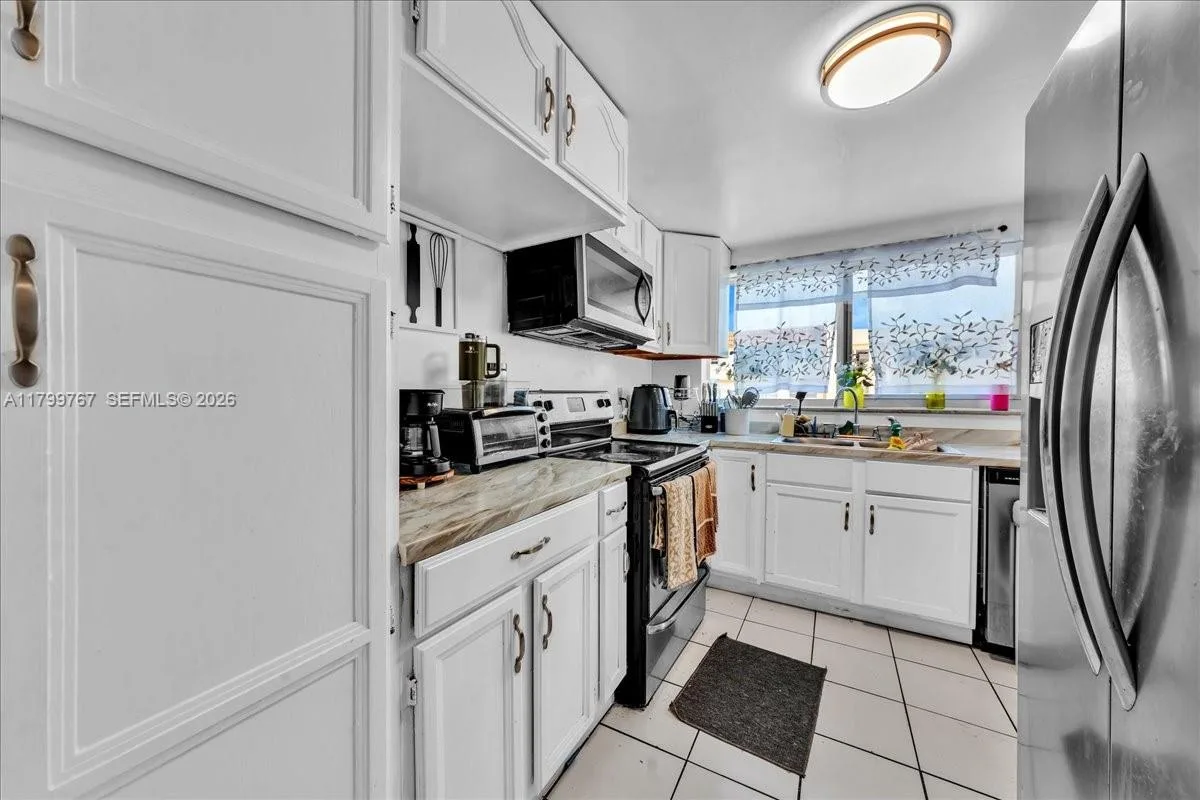 2451 NW 41st Ave # 304, Lauderhill, FL 33313