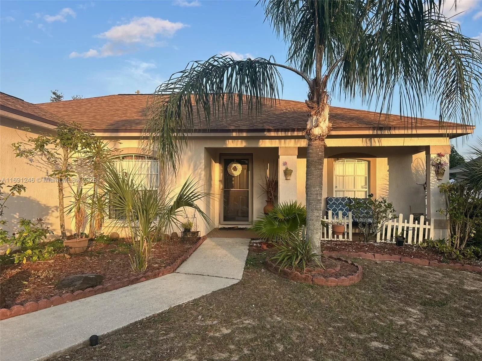 669 Sierra Circle, Davenport, FL 33837 photo 2