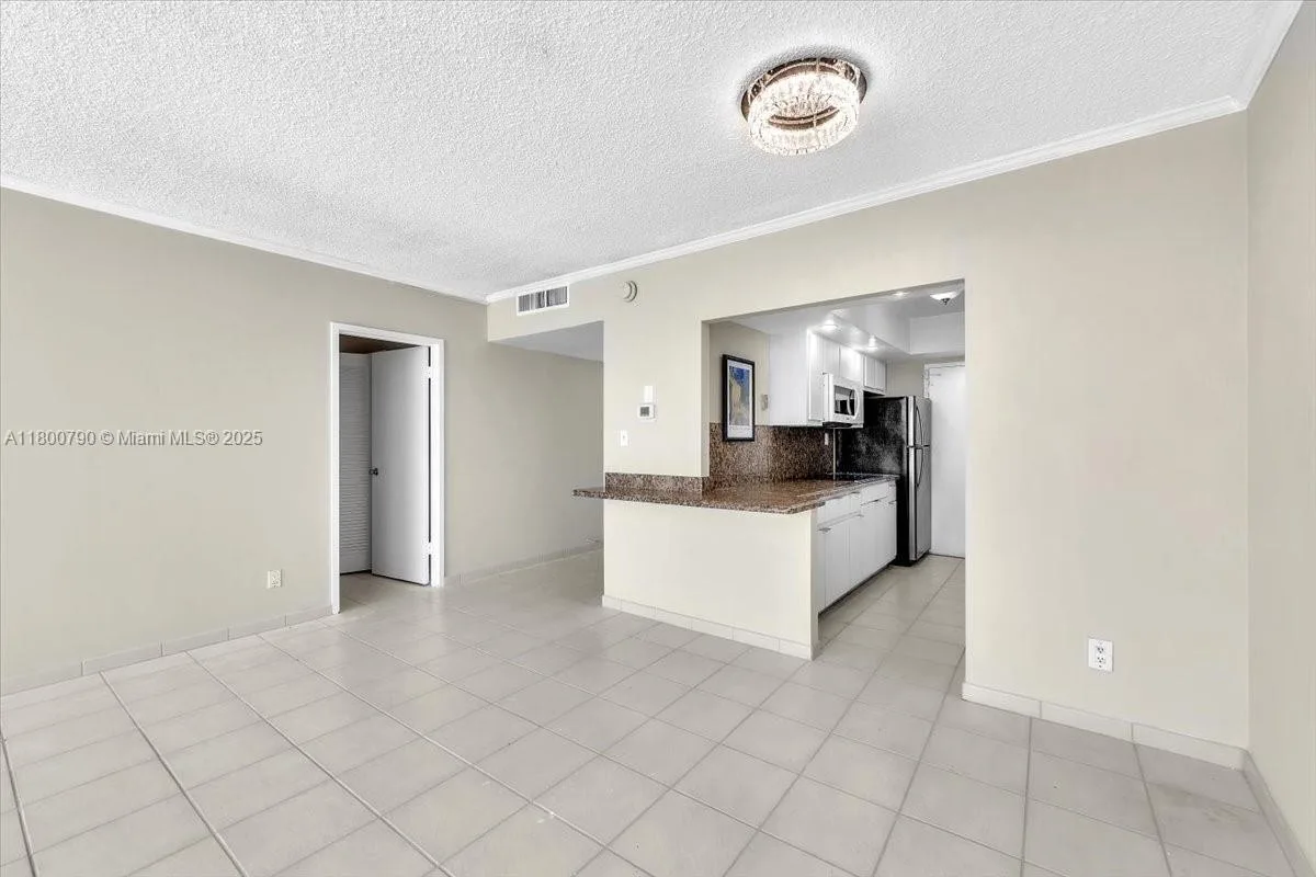 5401 Collins Ave # 428, Miami Beach, FL 33140 photo 5