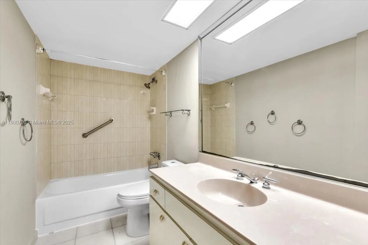 5401 Collins Ave # 428, Miami Beach, FL 33140 photo 7
