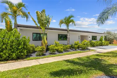 HOLLYWOOD HILLS