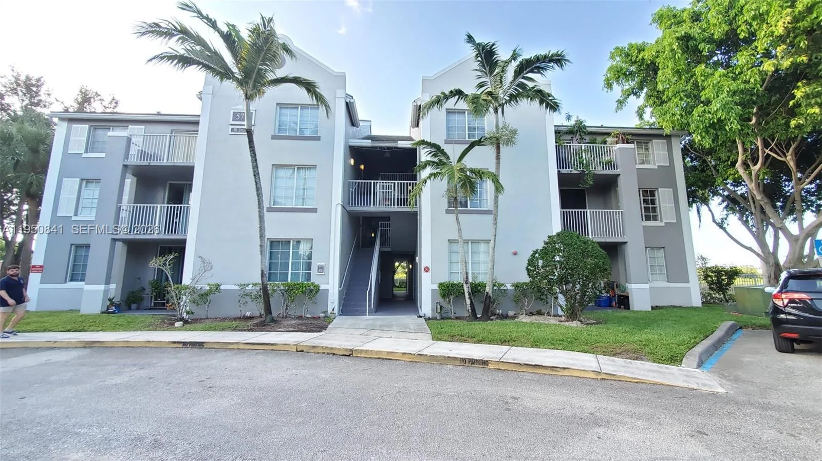 577 SW 111th Ln # 203, Pembroke Pines, FL 33025