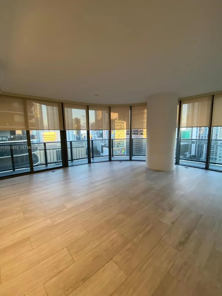 55 SW 9th St # 1503, Miami, FL 33130 photo 2