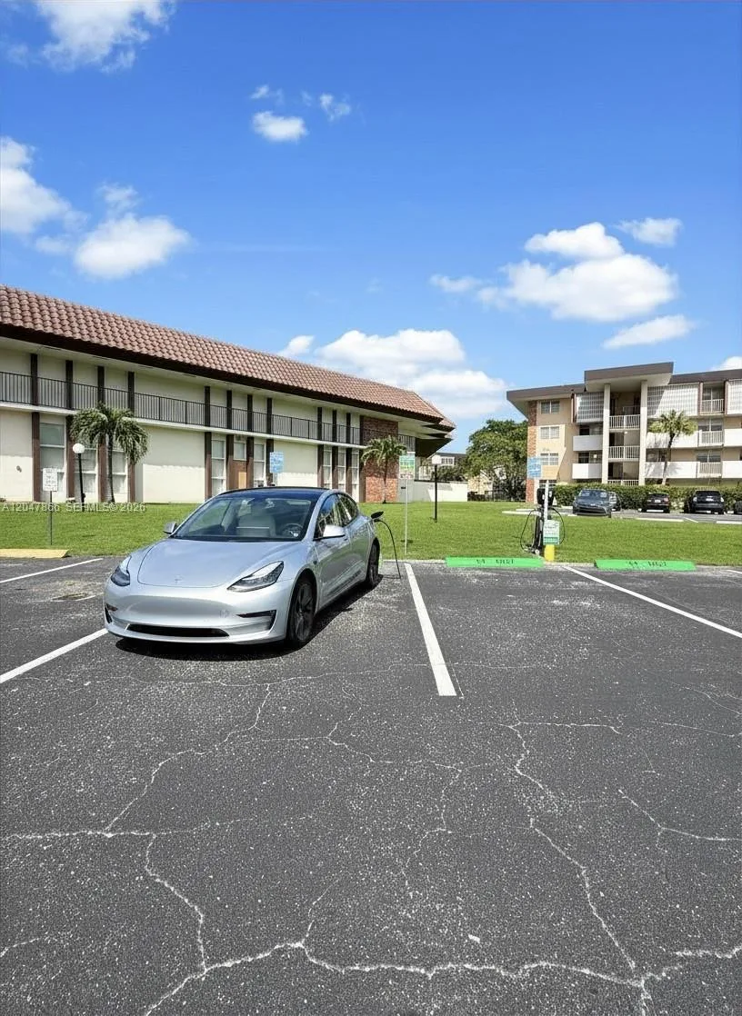 2861 NW 47th Ter # 201A, Lauderdale Lakes, FL 33313 photo 9