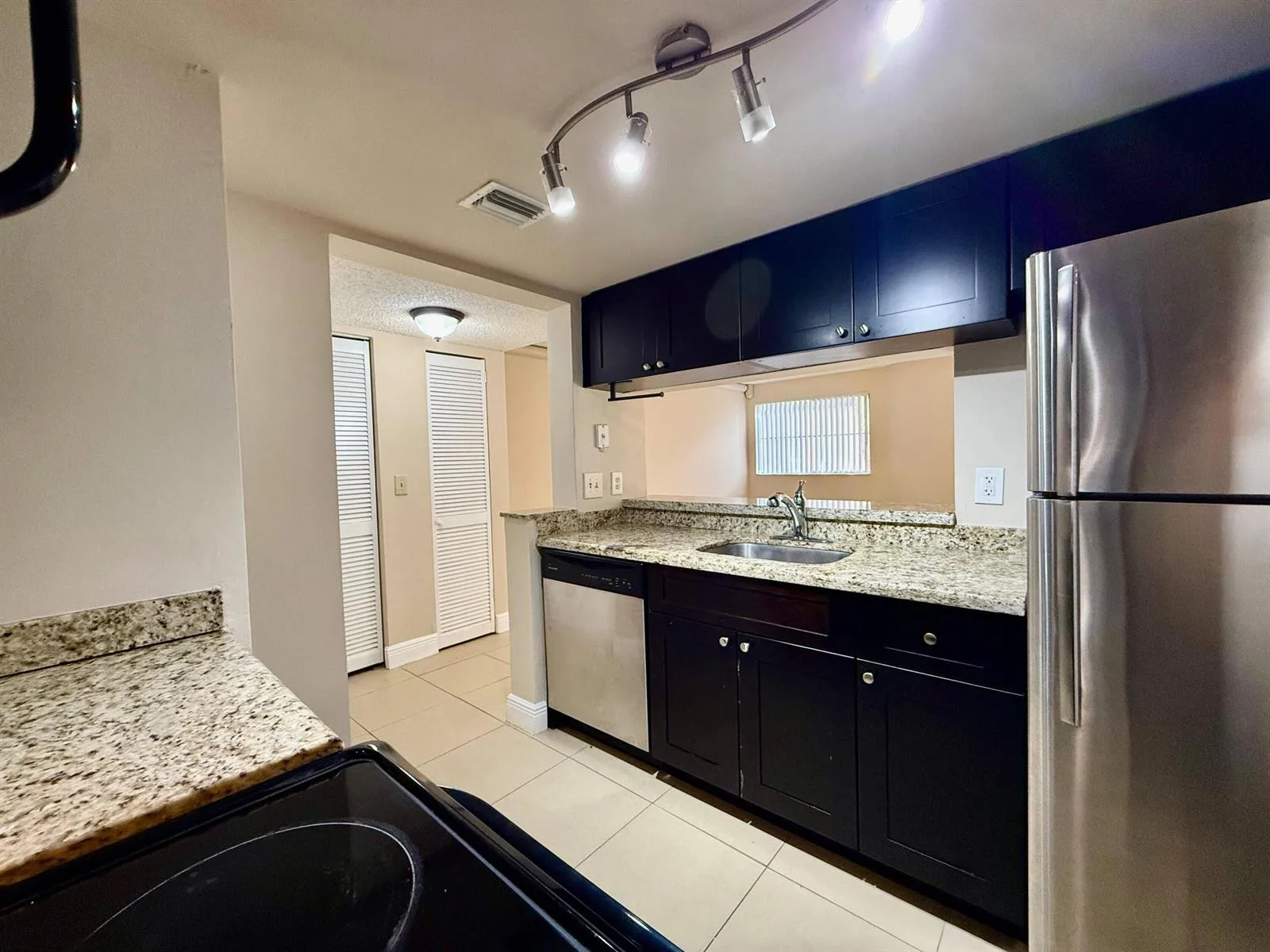 9901 Westview Drive # 324, Coral Springs, FL 33076 photo 4