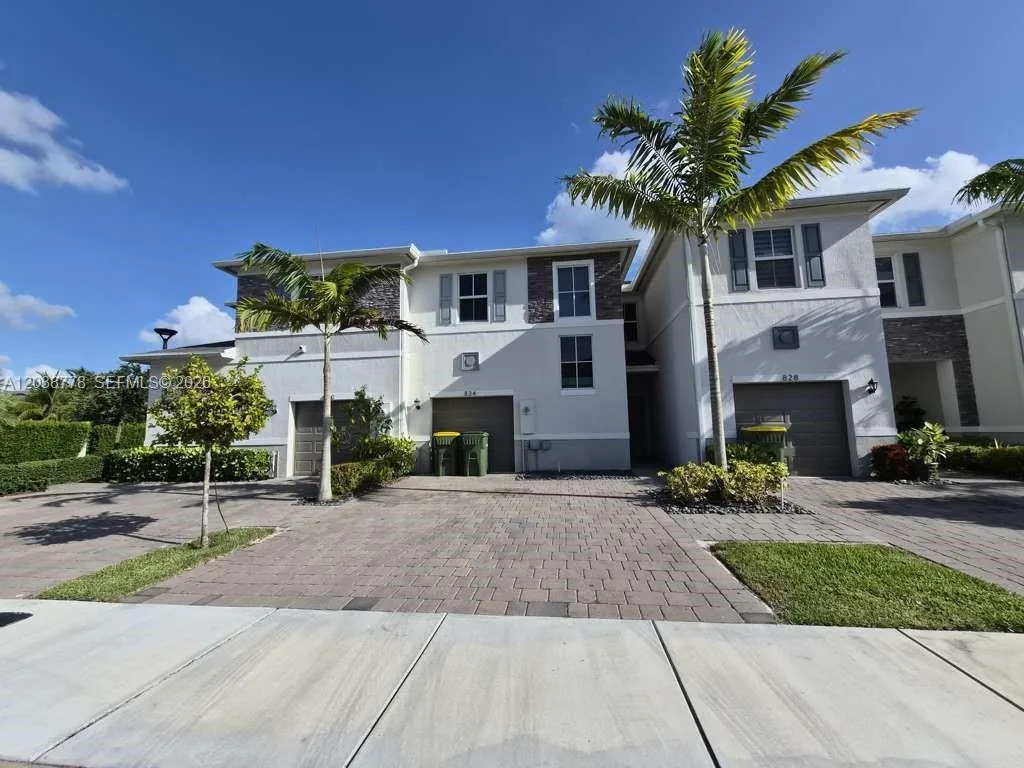 834 SE 16th Ct, Homestead, FL 33034