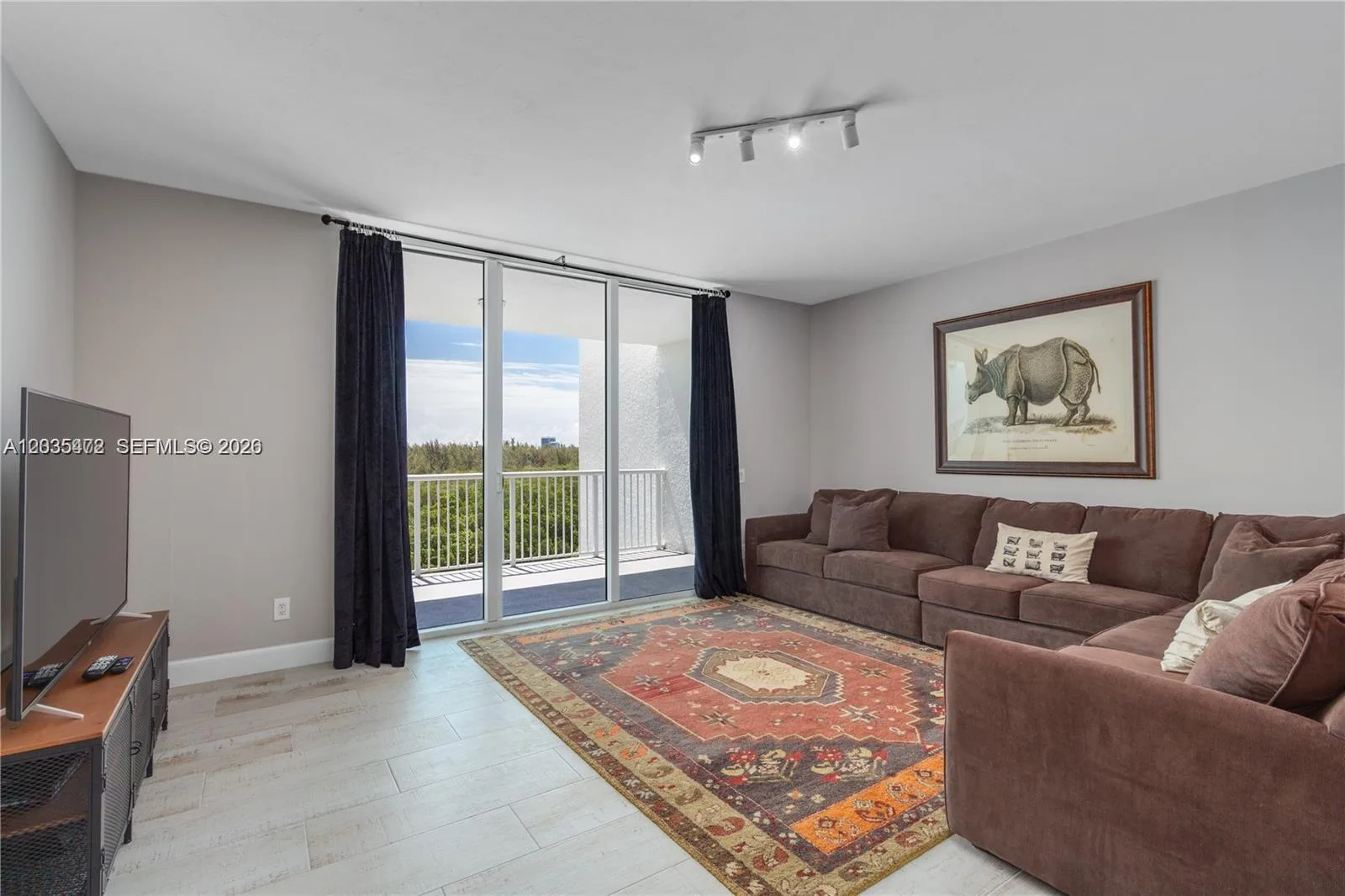 14951 Royal Oaks Ln # 708, North Miami, FL 33181 photo 5