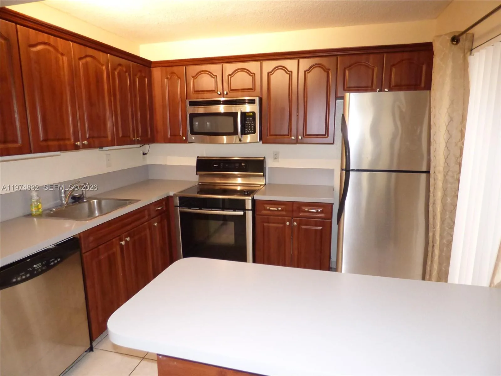 20140 NE 3rd Ct # 1, Miami, FL 33179 photo 3