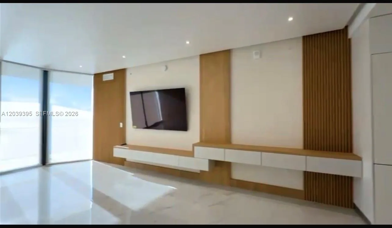 700 NE 24th St # 1505, Miami, FL 33137 photo 6