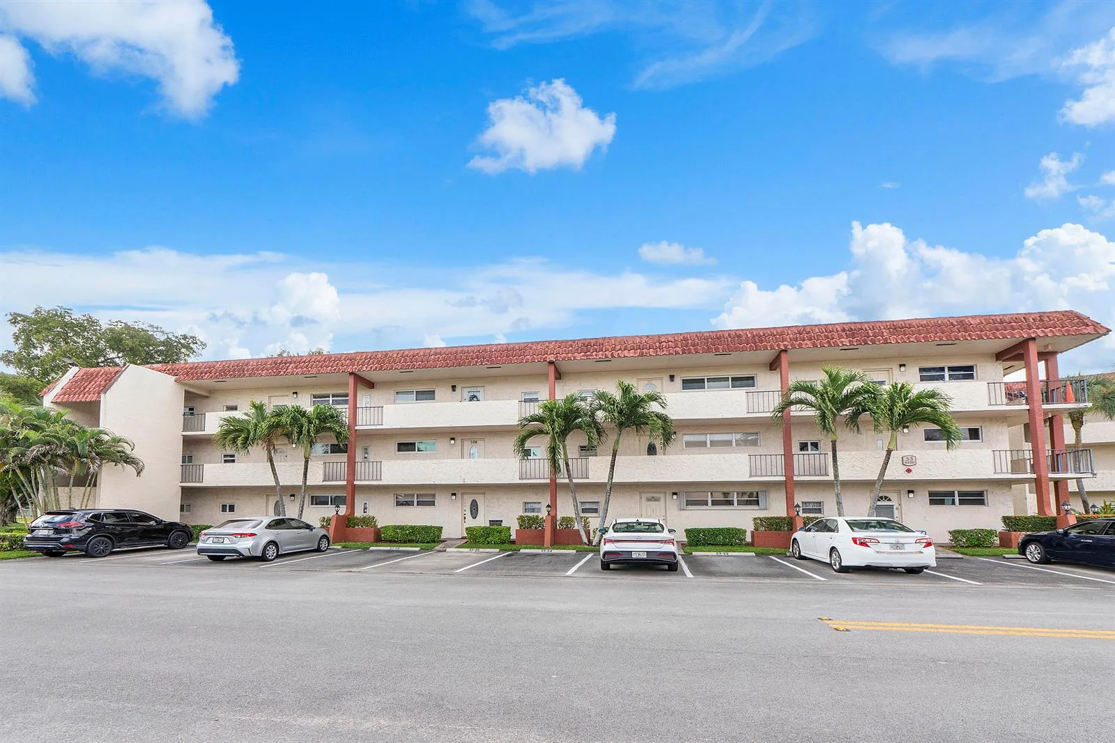 8990 S Hollybrook Boulevard # 209, Pembroke Pines, FL 33025